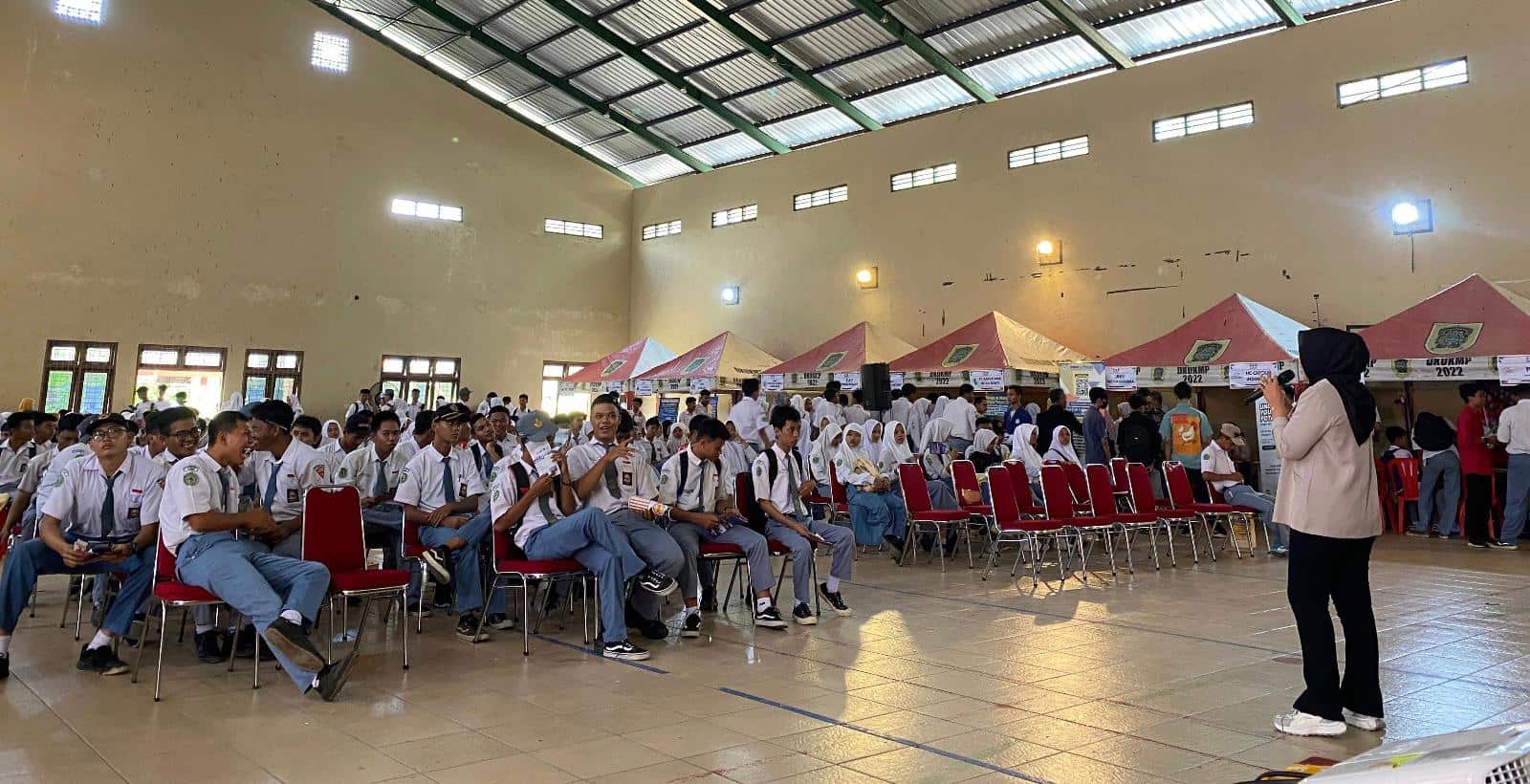 TopLoker.com dan Univ. STEKOM Berpartisipasi dalam Job Fair & Edu Fair di SMKN 1 Trucuk Klaten: Sosialisasi Peluang Karier dan Penerimaan Mahasiswa Baru