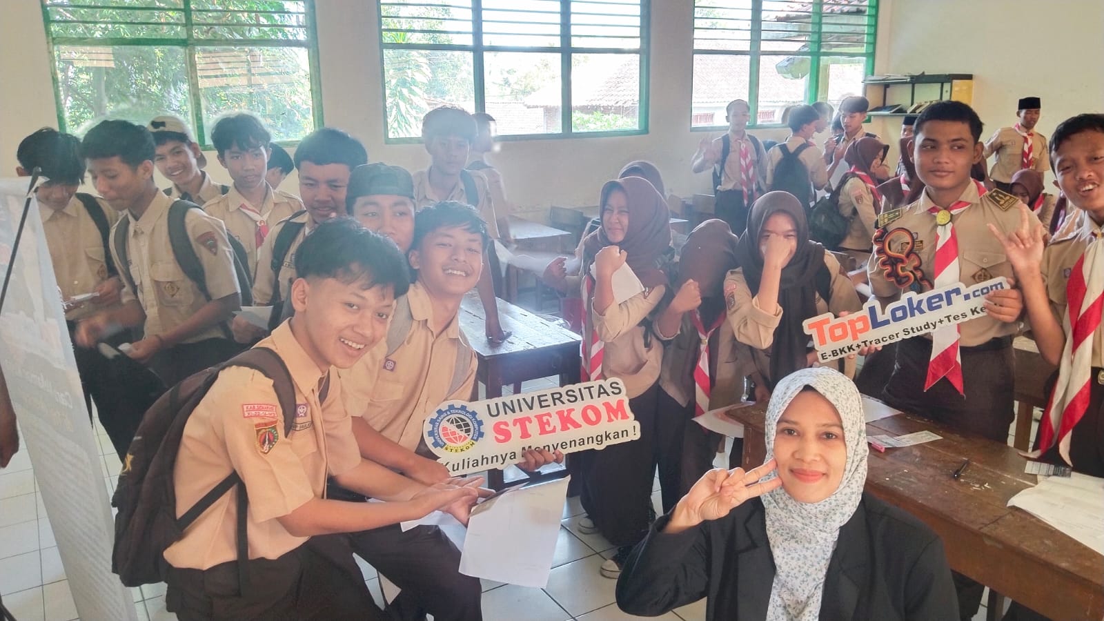 Universitas STEKOM dan Toploker.com Meriahkan Kampus Expo di MAN 1 Kabupaten Semarang: Kenalkan Berbagai Program Unggulan untuk Masa Depan