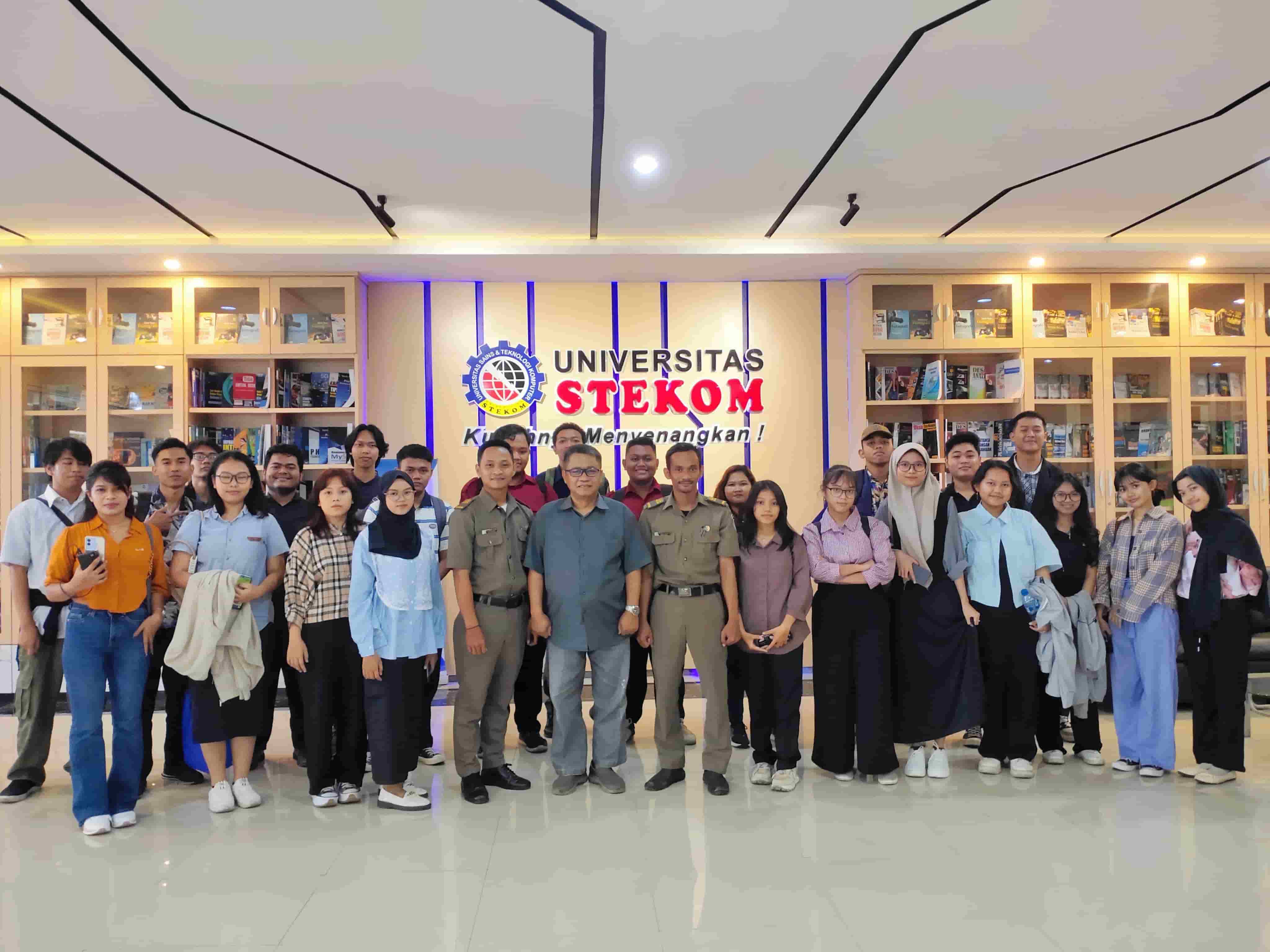 Sosialisasi Penyakit Kanker dan Tumor oleh Yayasan Binaan Kanker Nusantara di Universitas STEKOM