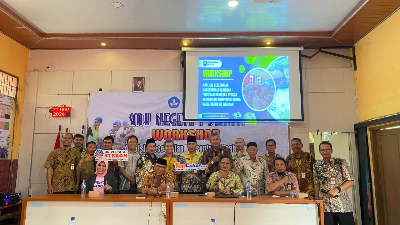 Workshop Analisa Kesesuaian Keahlian dengan Kebutuhan Kompetensi Dunia Kerja bersama TopLoker.com di SMK N 1 Jenar Sragen