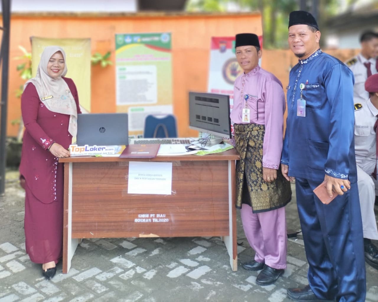 TopLoker.com Sukses Ramaikan Pameran di SMKN Pertanian Terpadu Pekanbaru, Siap Gelar Sosialisasi untuk Persiapan Karier Siswa Kelas 12