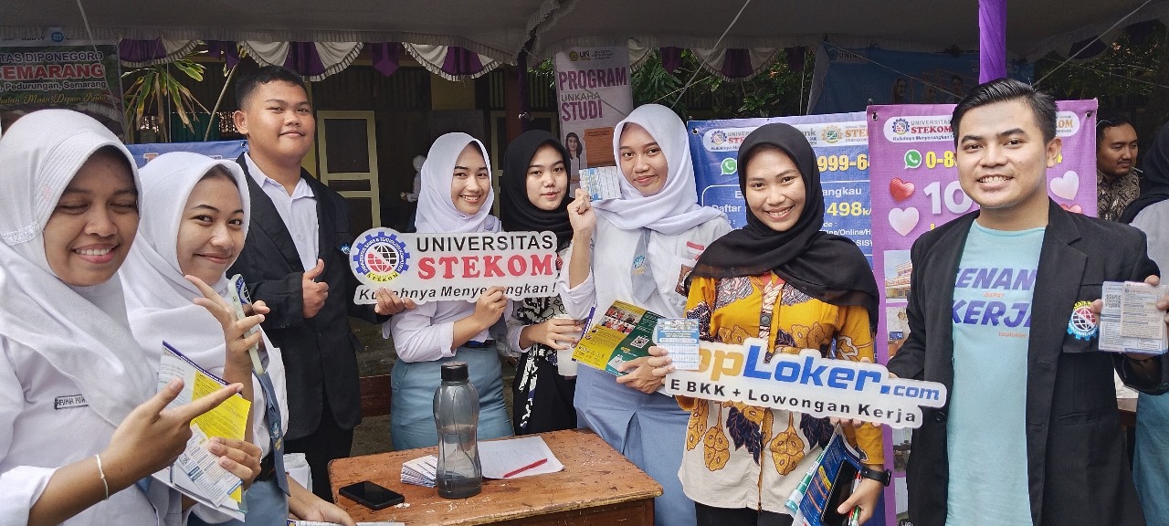 Keikutsertaan Universitas STEKOM & TopLoker.com dalam Edu Expo SMAN 2 Demak: Membuka Peluang Pendidikan dan Karier