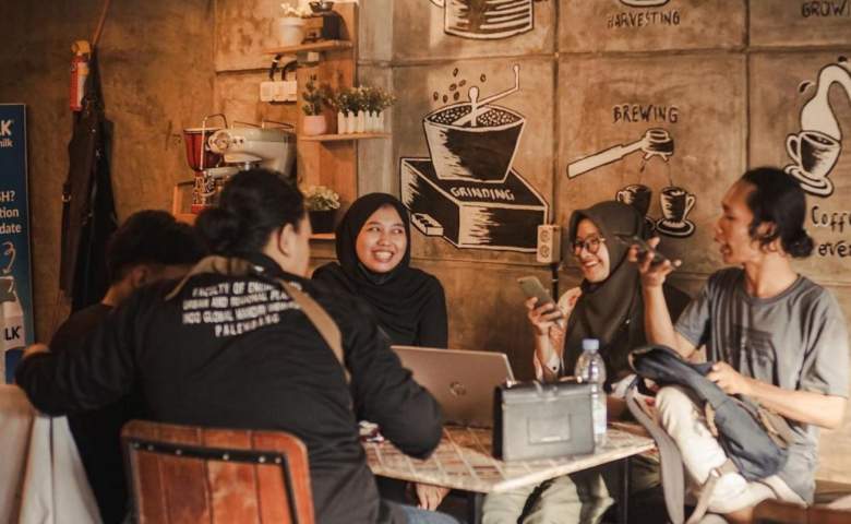 Gabisa nongkrong karena di larang sama pasangan