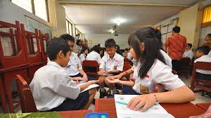 Temenan Kok Mesra? Bikin Bingung Satu Sekolah!