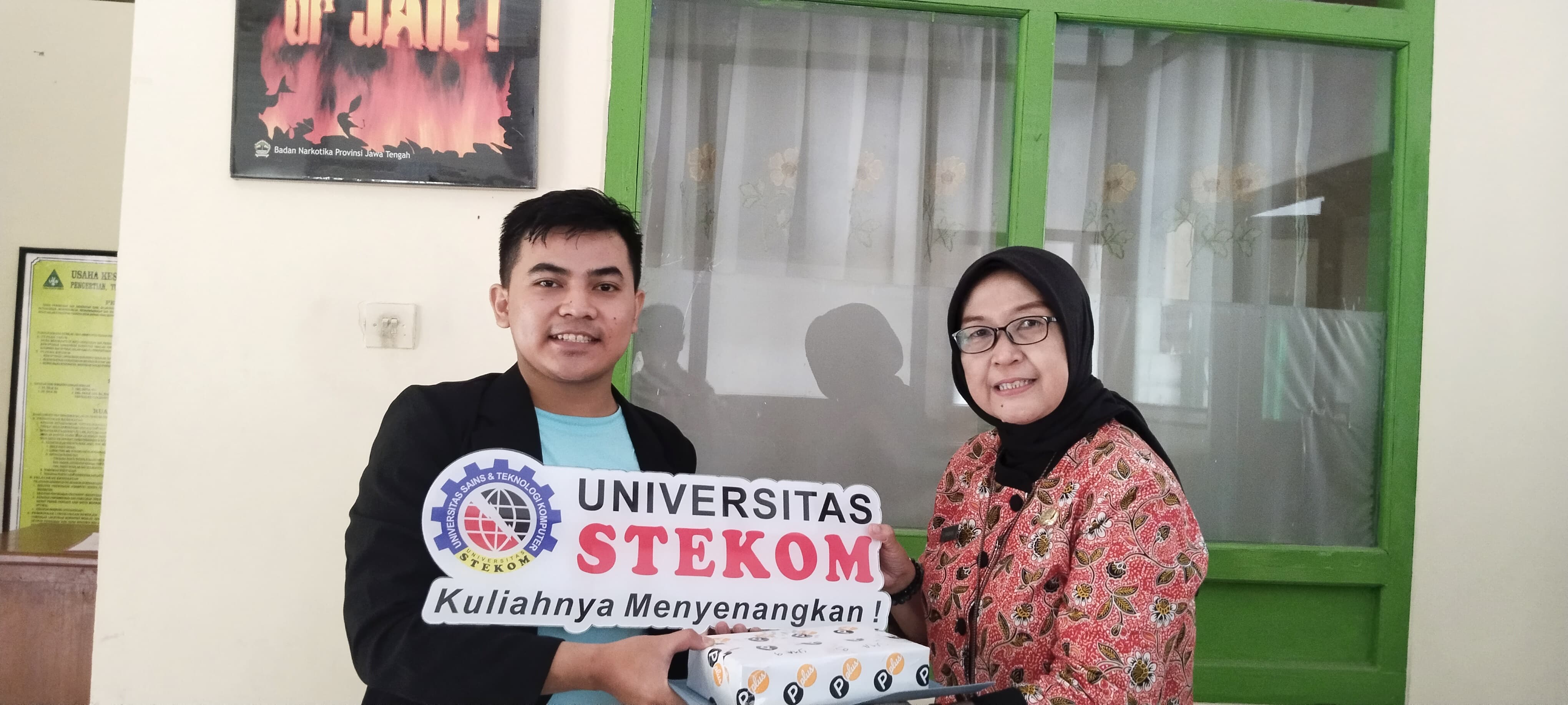 Universitas STEKOM Jalin Kerja Sama Strategis: Pengiriman MoU & Brosur PMB 2025 ke SMAN 9 Semarang