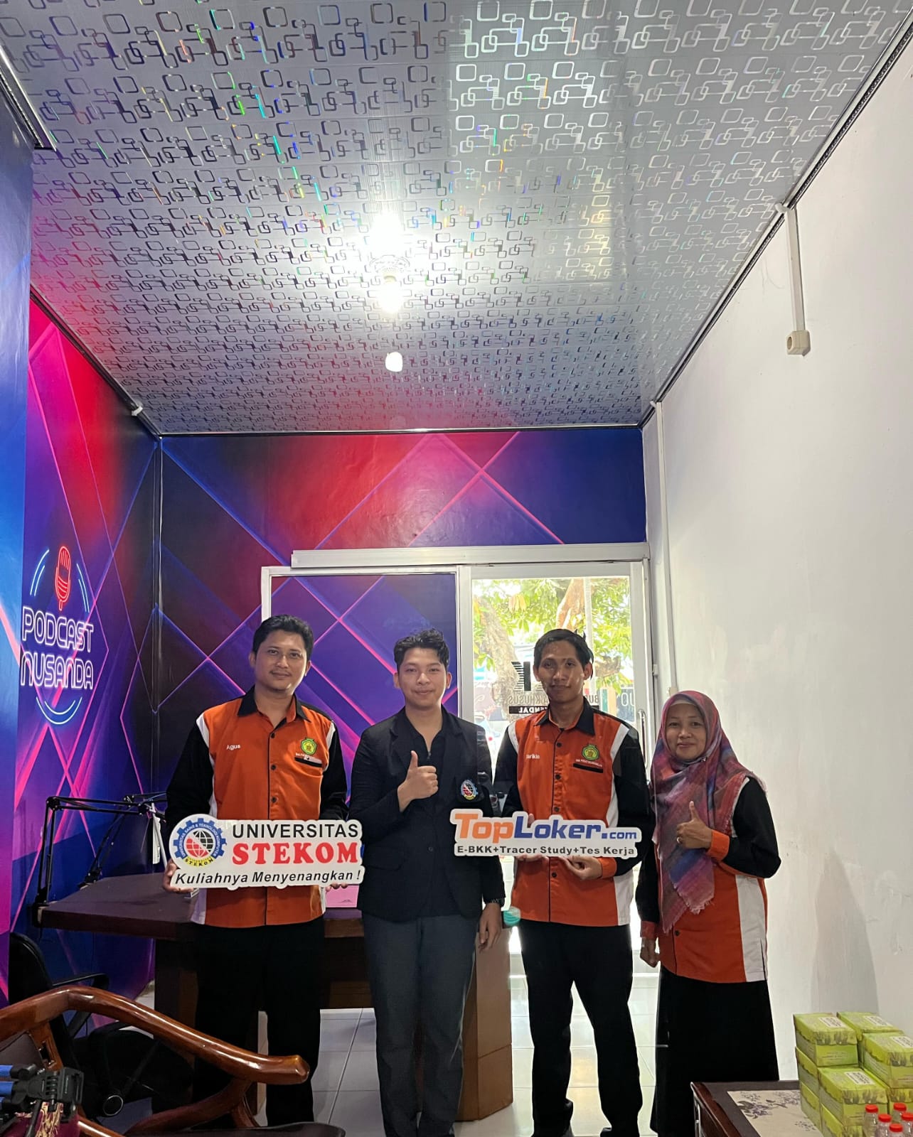 Universitas STEKOM dan TopLoker.com Buka Wawasan Siswa SMK NU 01 Kendal Lewat Sosialisasi PMB dan Karier