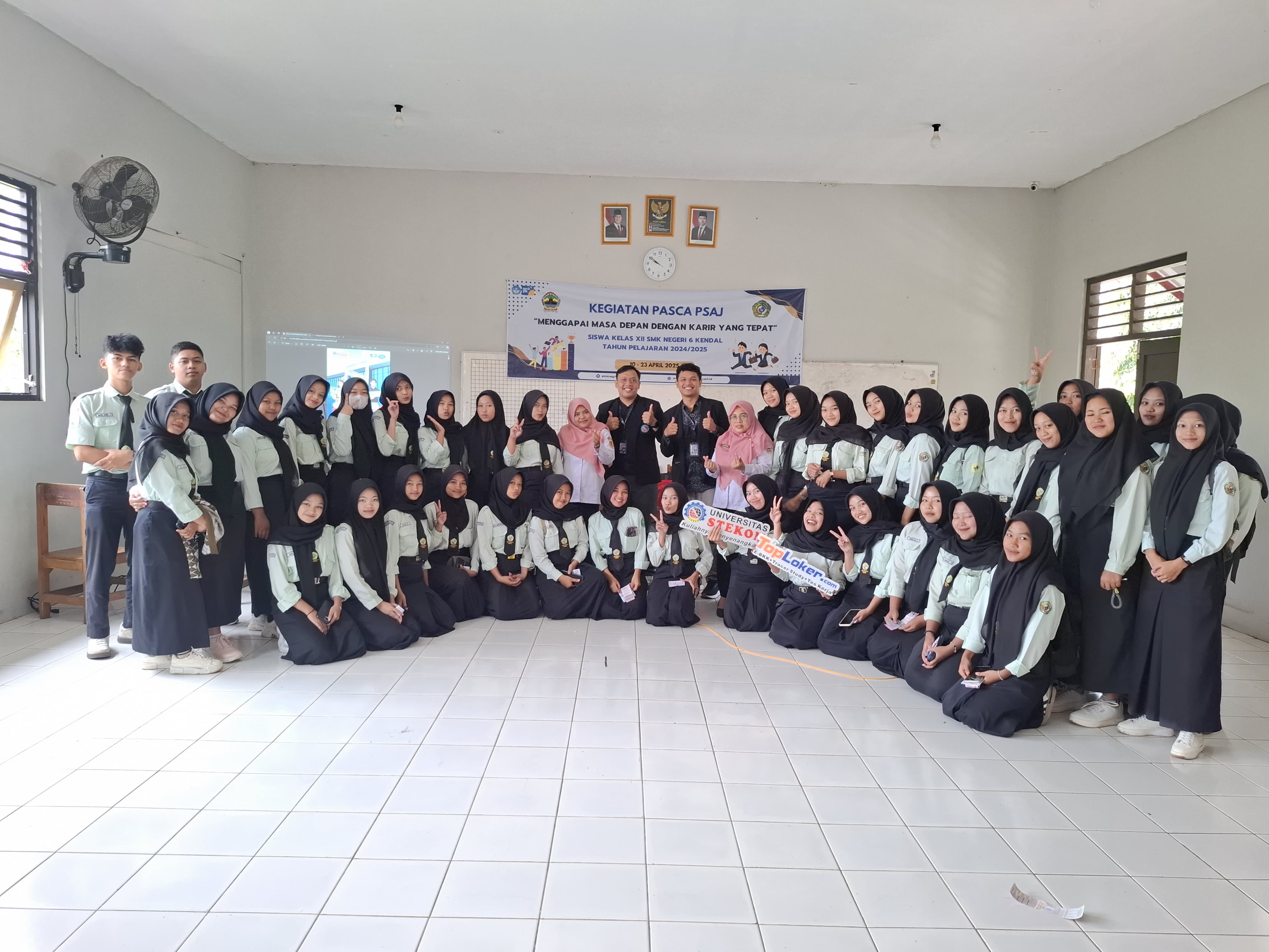 Universitas STEKOM dan Toploker.com Sosialisasikan PMB 2025 di SMK N 6 Kendal