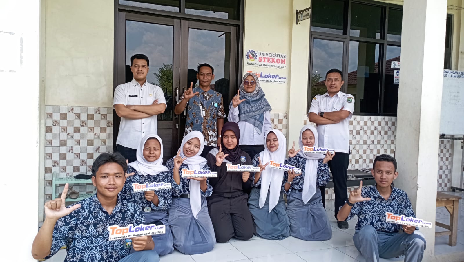 Pembinaan Operator Baru Toploker.com SMKN 1 Leuwimunding oleh PT. BDE dan Universitas STEKOM
