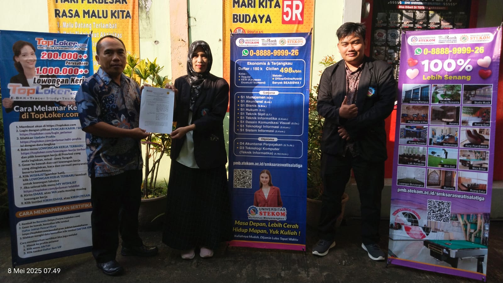 Universitas STEKOM dan TopLoker Pererat Kerja Sama PMB dalam Kunjungan ke SMK Saraswati Salatiga