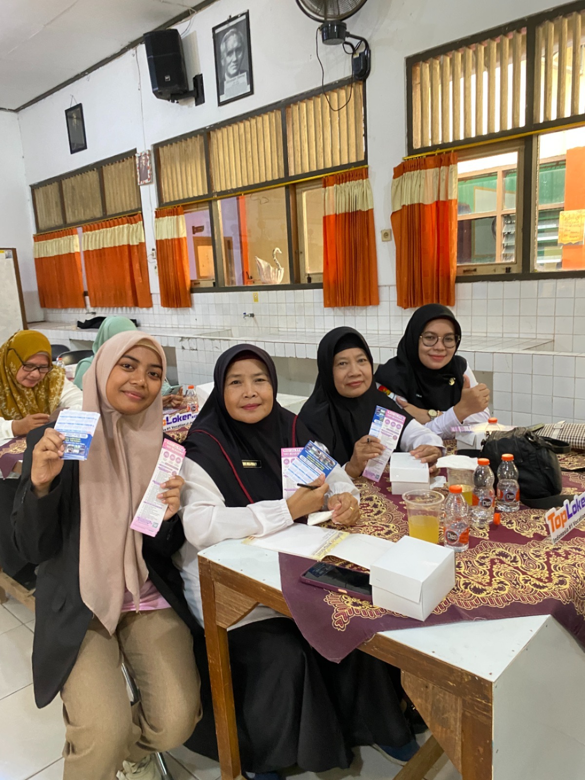 Universitas STEKOM dan TopLoker.com Lakukan Kunjungan Silaturahmi dan Penguatan Kerja Sama ke SMKN 1 Kendal
