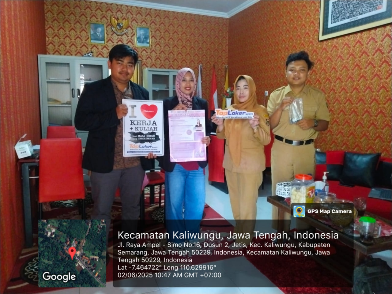 Toploker.com Kunjungi SMA Veteran Sambi Boyolali, Kenalkan SmartCoin dan Serahkan Media Promosi Kemitraan