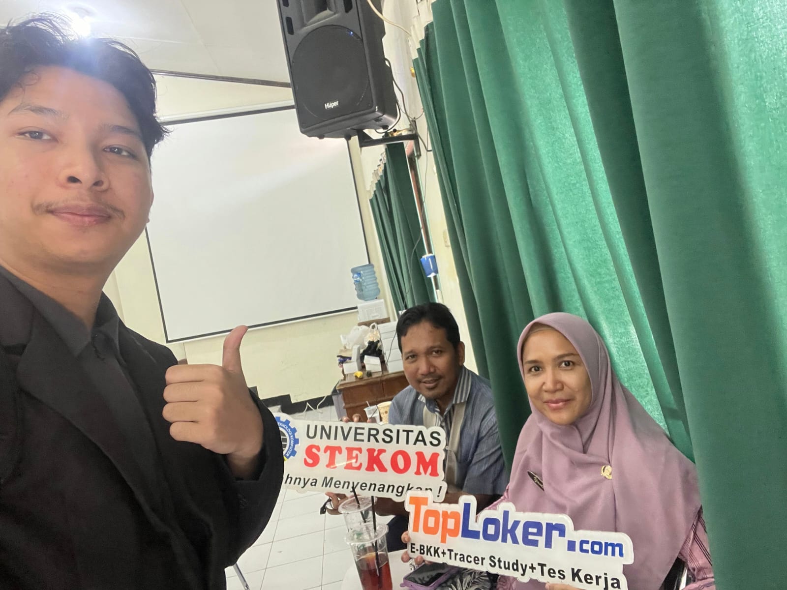 Universitas STEKOM dan Toploker.com Kunjungi SMAN 1 Karanggede, Serahkan Media Promosi & Perkuat Program Kemitraan