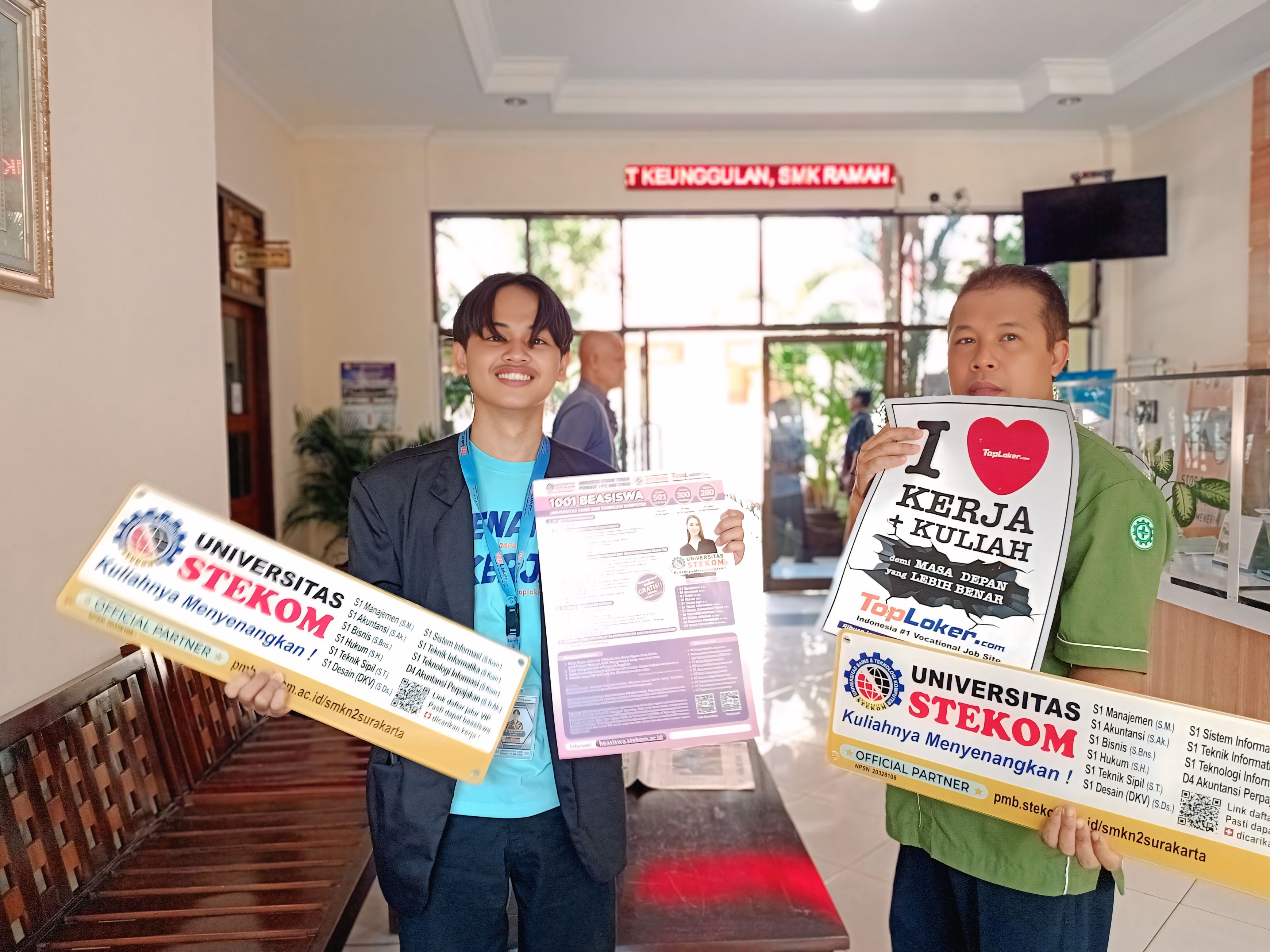 Univ. STEKOM dan Toploker.com Pererat Kerja Sama dengan SMKN 2 Surakarta