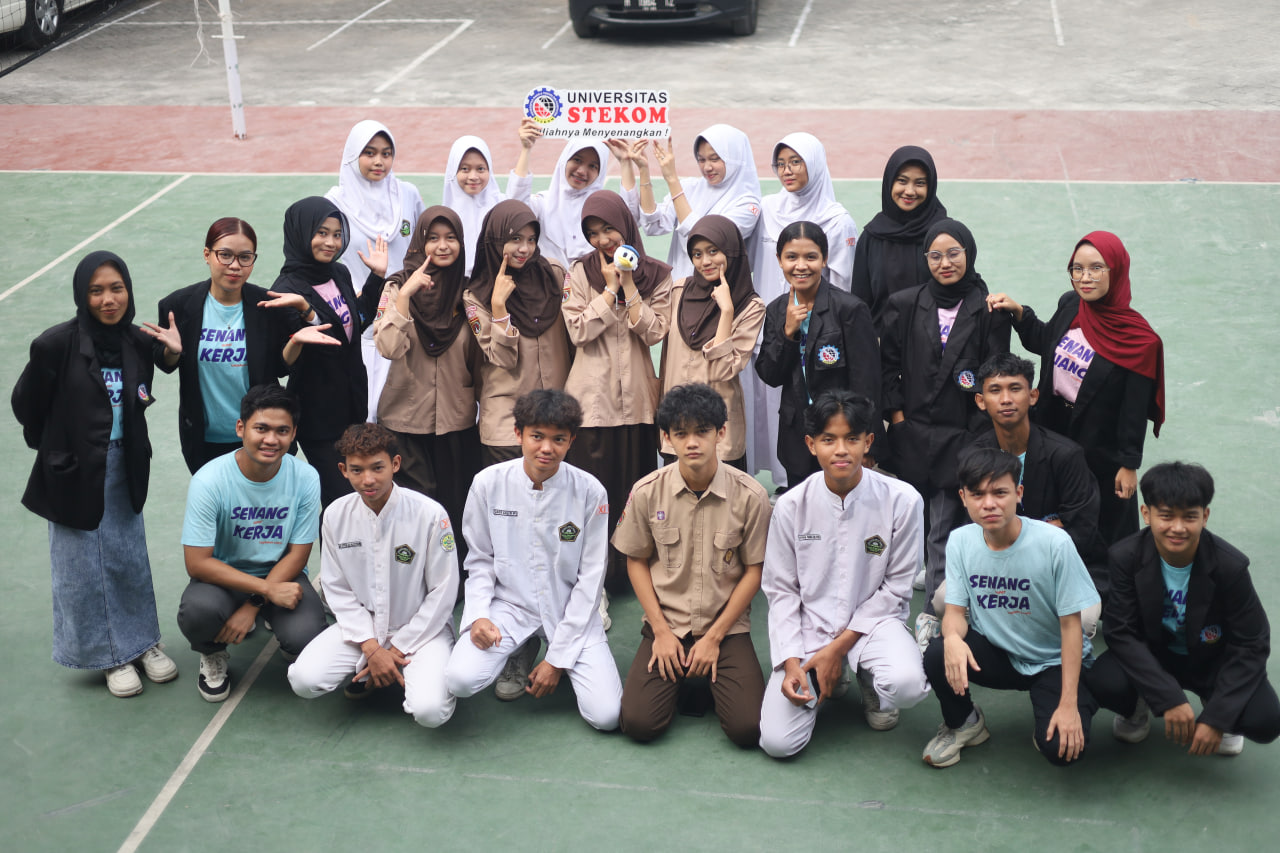 Gandeng Toploker.com, Universitas STEKOM Kenalkan Program PMB di SMA Islam Sultan Agung