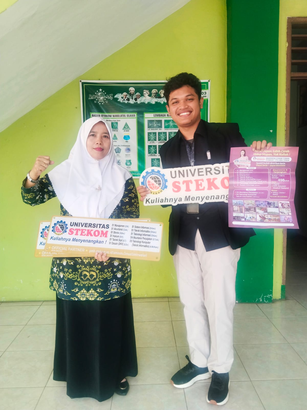 TopLoker dan Universitas STEKOM Lakukan Kunjungan Persahabatan ke SMA NU 03 Muallimin Weleri, Serahkan Media Promosi PMB