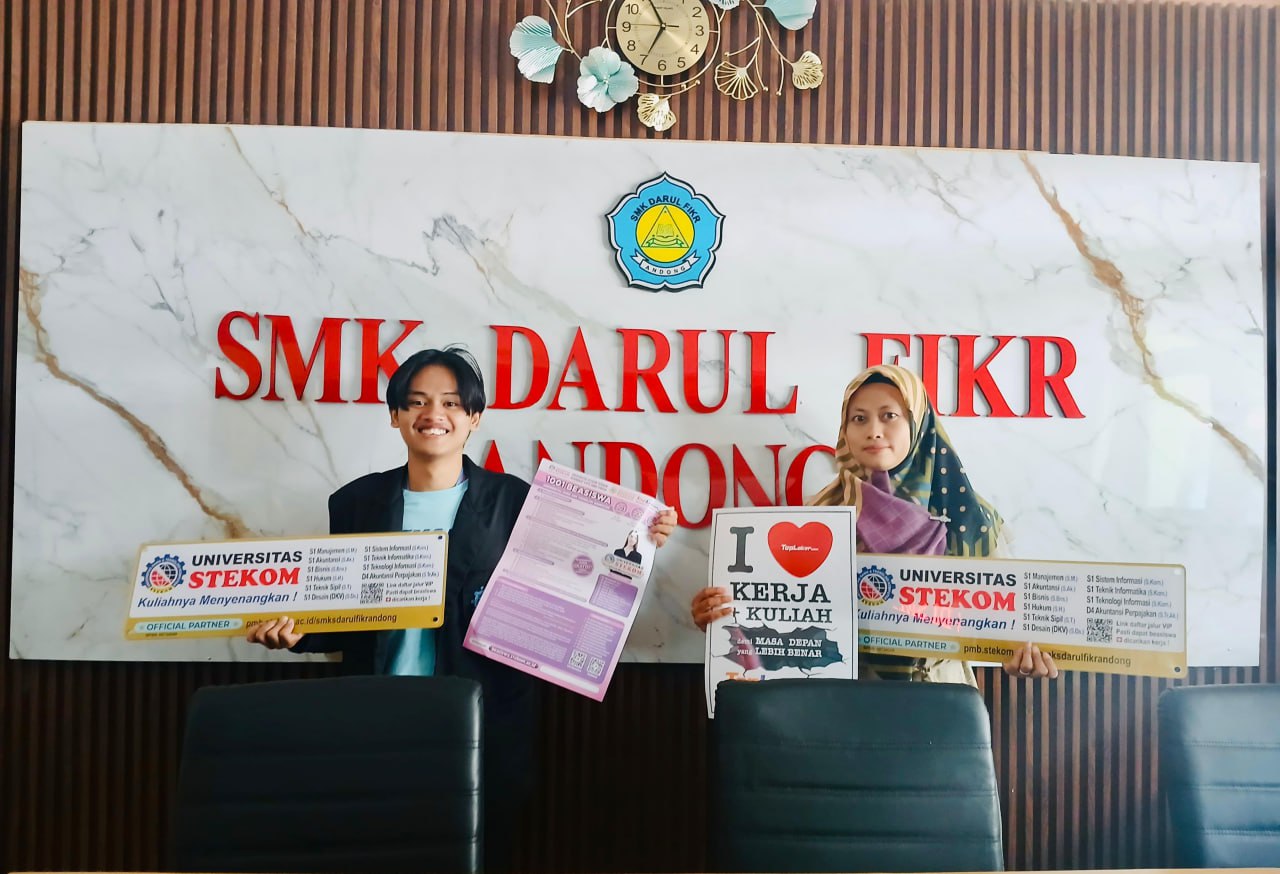 Universitas STEKOM & TopLoker.com Bangun Semangat Siswa SMK Darul Fikr Menuju Dunia Kuliah dan Kerja