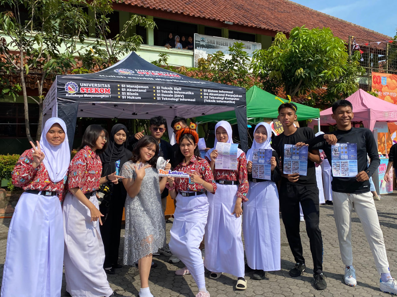 Dukung Literasi Karier, Universitas STEKOM & Toploker.com Hadir di SMK 6 Semarang