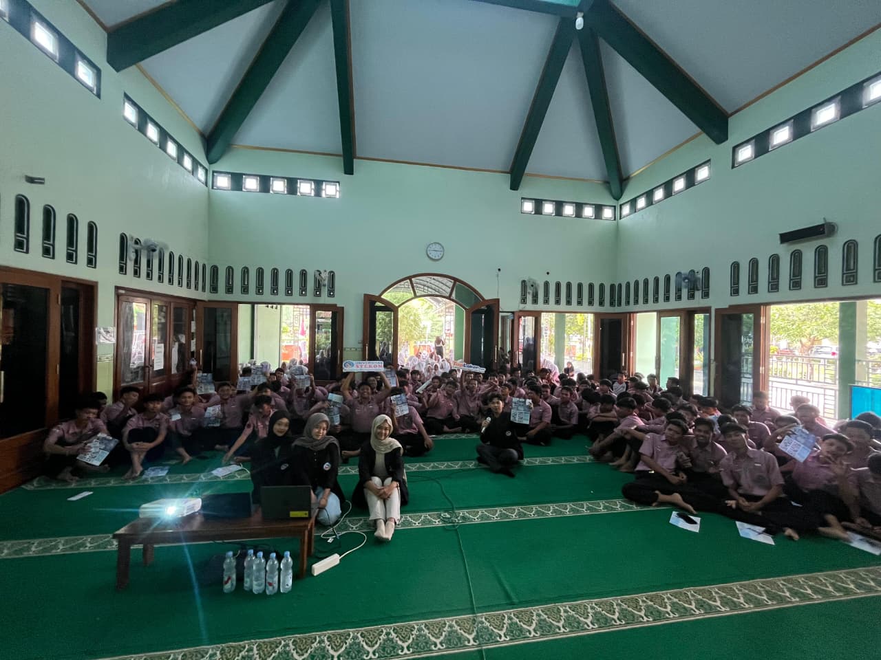 Sosialisasi Pendidikan dan Karier: Universitas STEKOM Bersama Toploker.com Hadir di SMAN 1 Cepiring