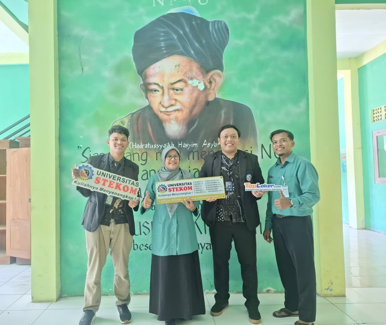 Universitas STEKOM & TopLoker.com Jalin Kemitraan Strategis dengan SMK NU 02 Rowosari, Buka Pintu Peluang Karir dan Pendidikan