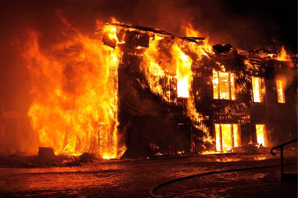 Ruang Praktek Fisika Kampus C UNAIR Terbakar Diduga Korsleting Listrik