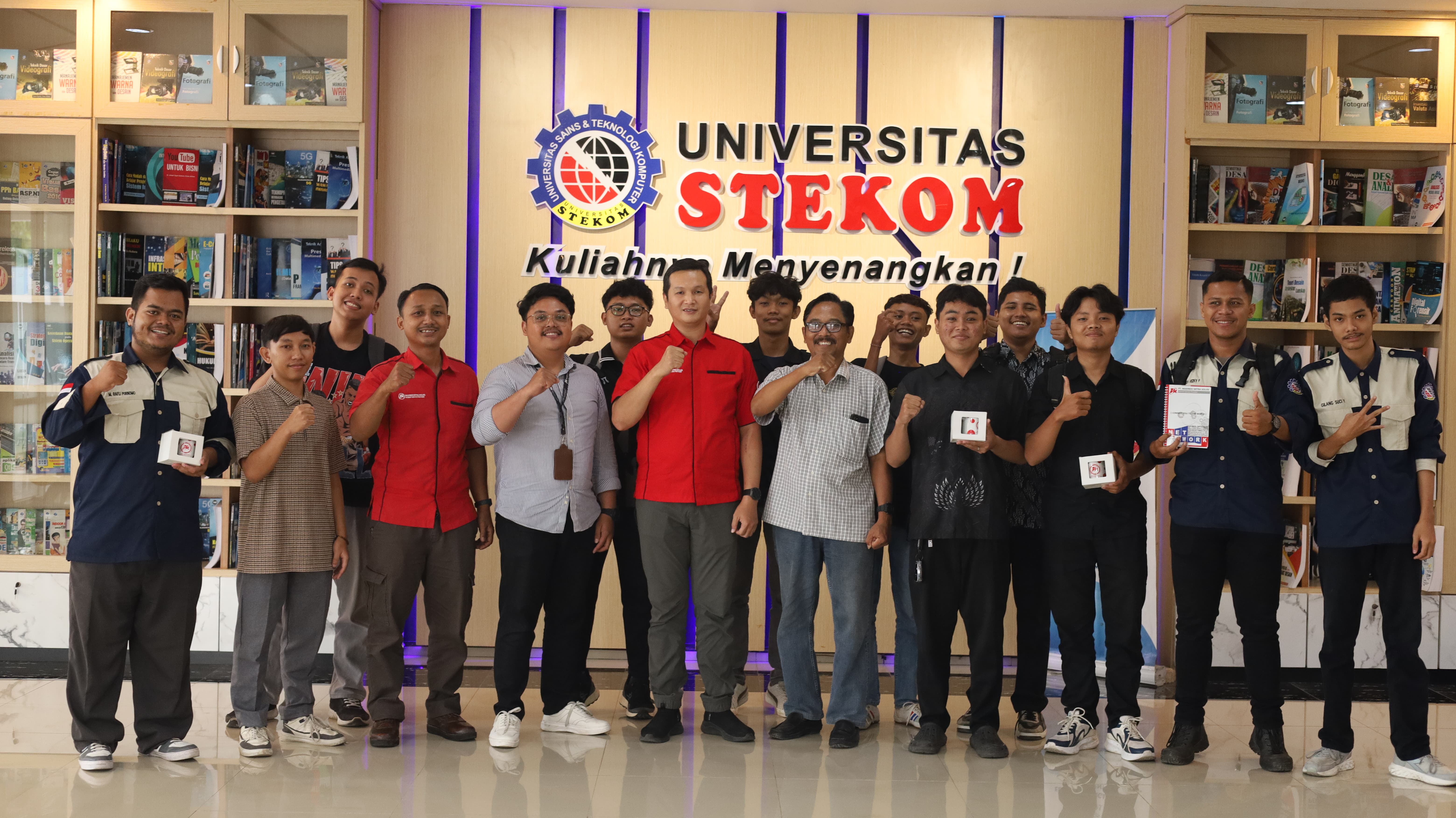 STEKOM Gelar Kuliah Umum Teknologi Bahas Karier di Industri IT