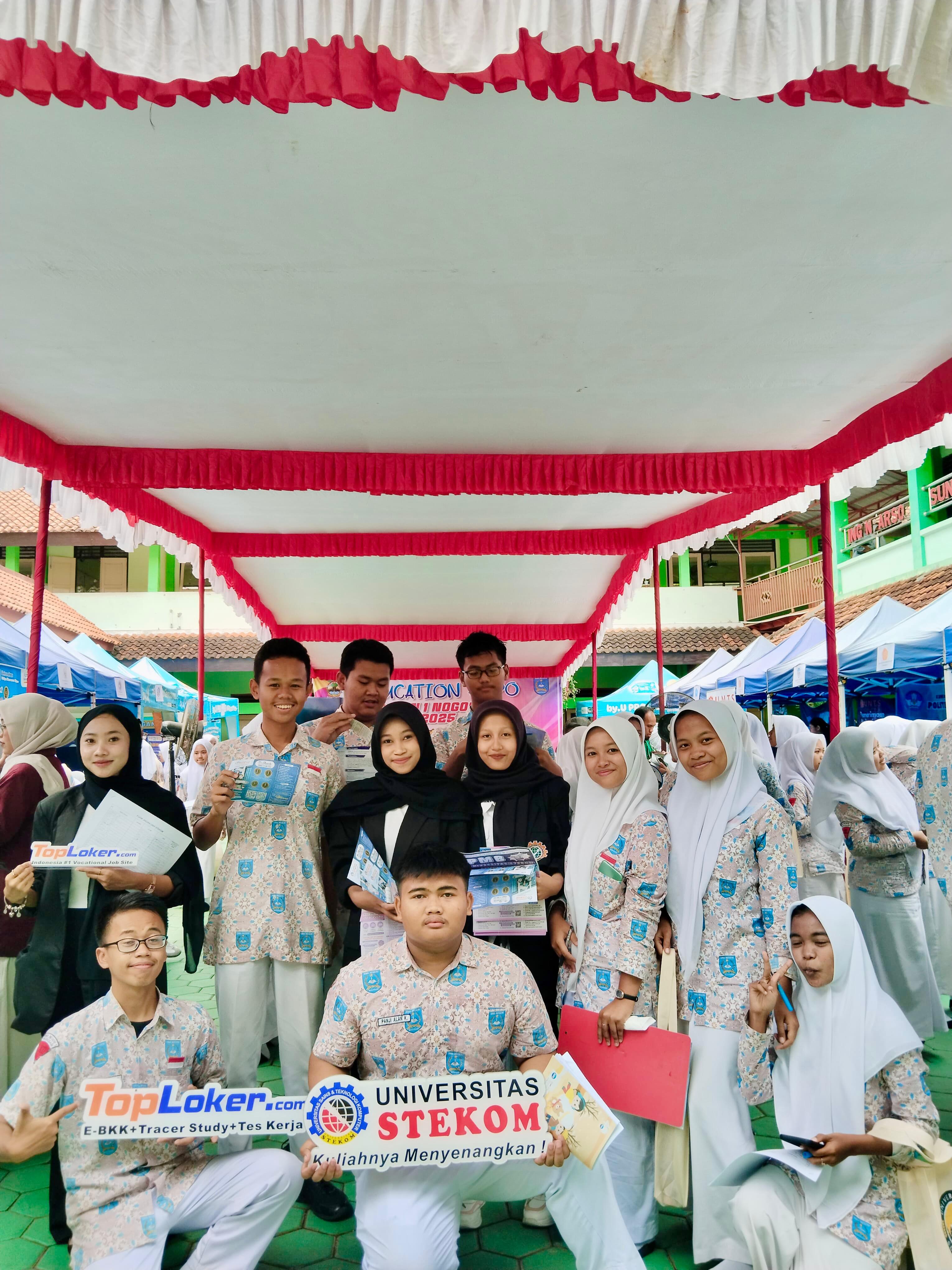 Partisipasi Toploker.com & Universitas STEKOM di Acara Edu Expo SMAN 1 Nogosari (JATENG)