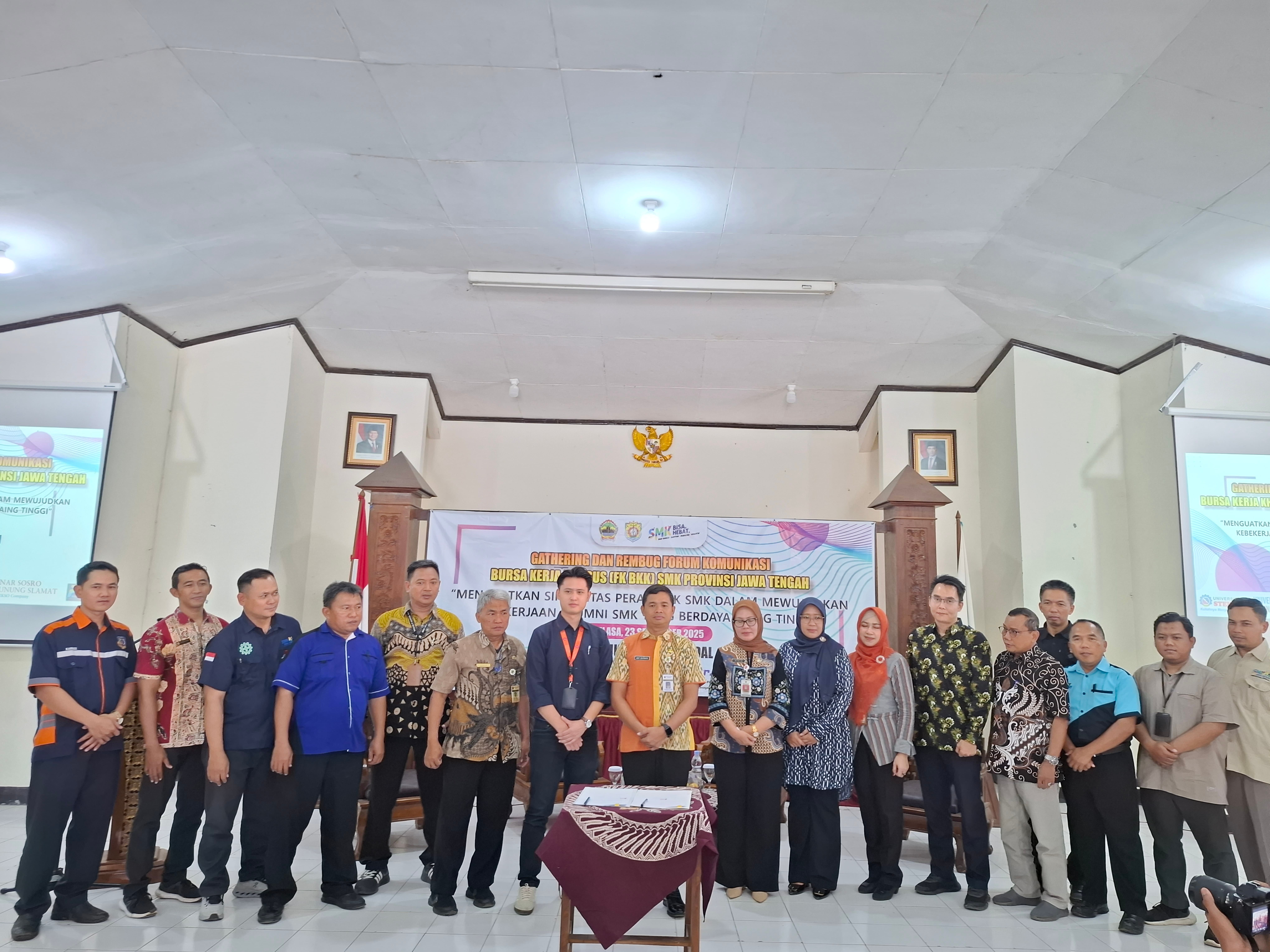Universitas STEKOM dan Toploker.com Hadiri serta Dukung Acara Gathering & Rembug Forum Komunikasi BKK SMK Jawa Tengah