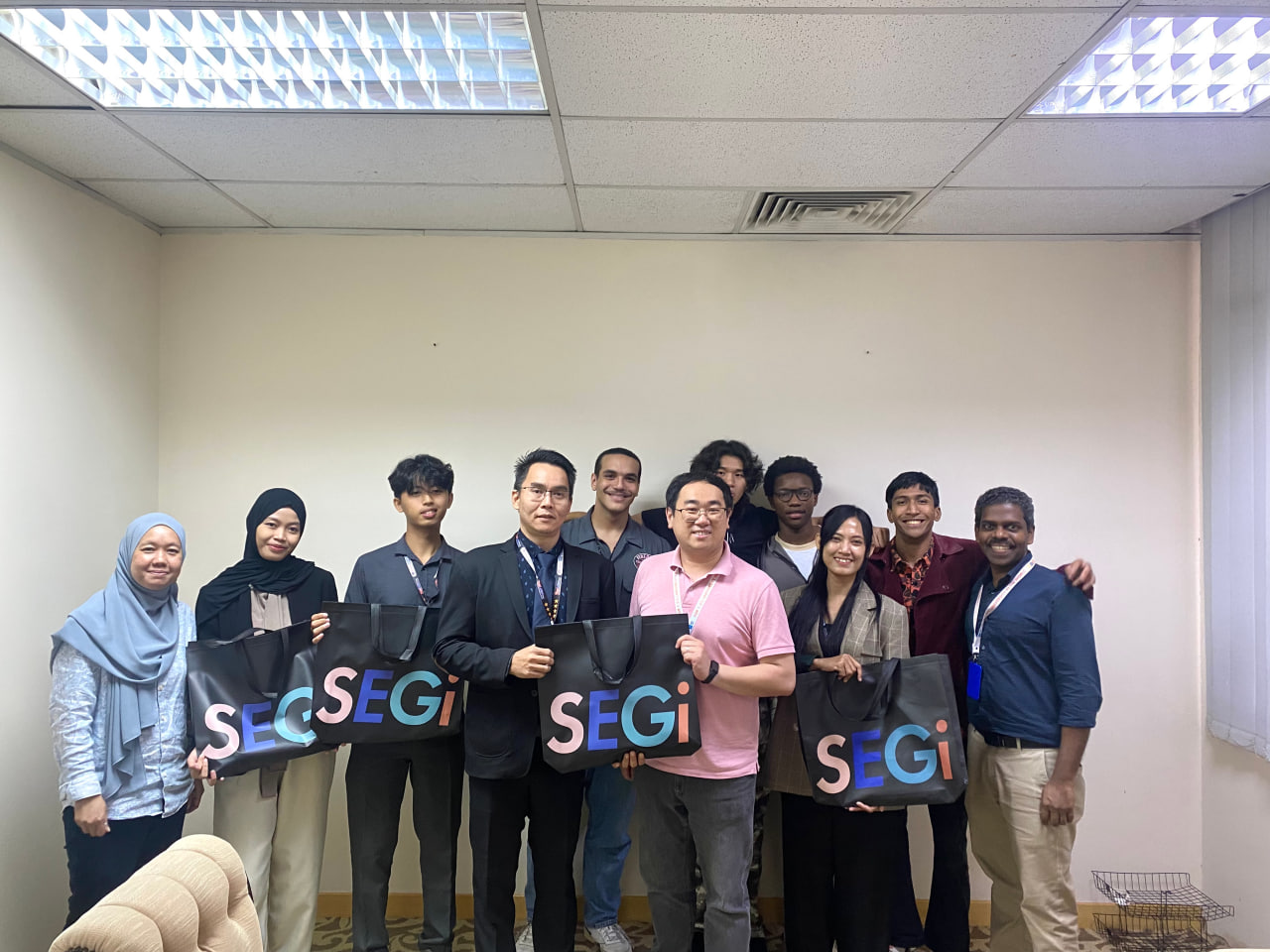 Universitas STEKOM Perkuat Jejaring Global Lewat Kunjungan ke SEGI University Malaysia