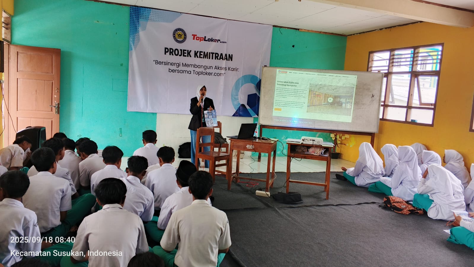 Universitas STEKOM & TopLoker.com Gelar Sosialisasi di SMK Wikrama Kabupaten Semarang