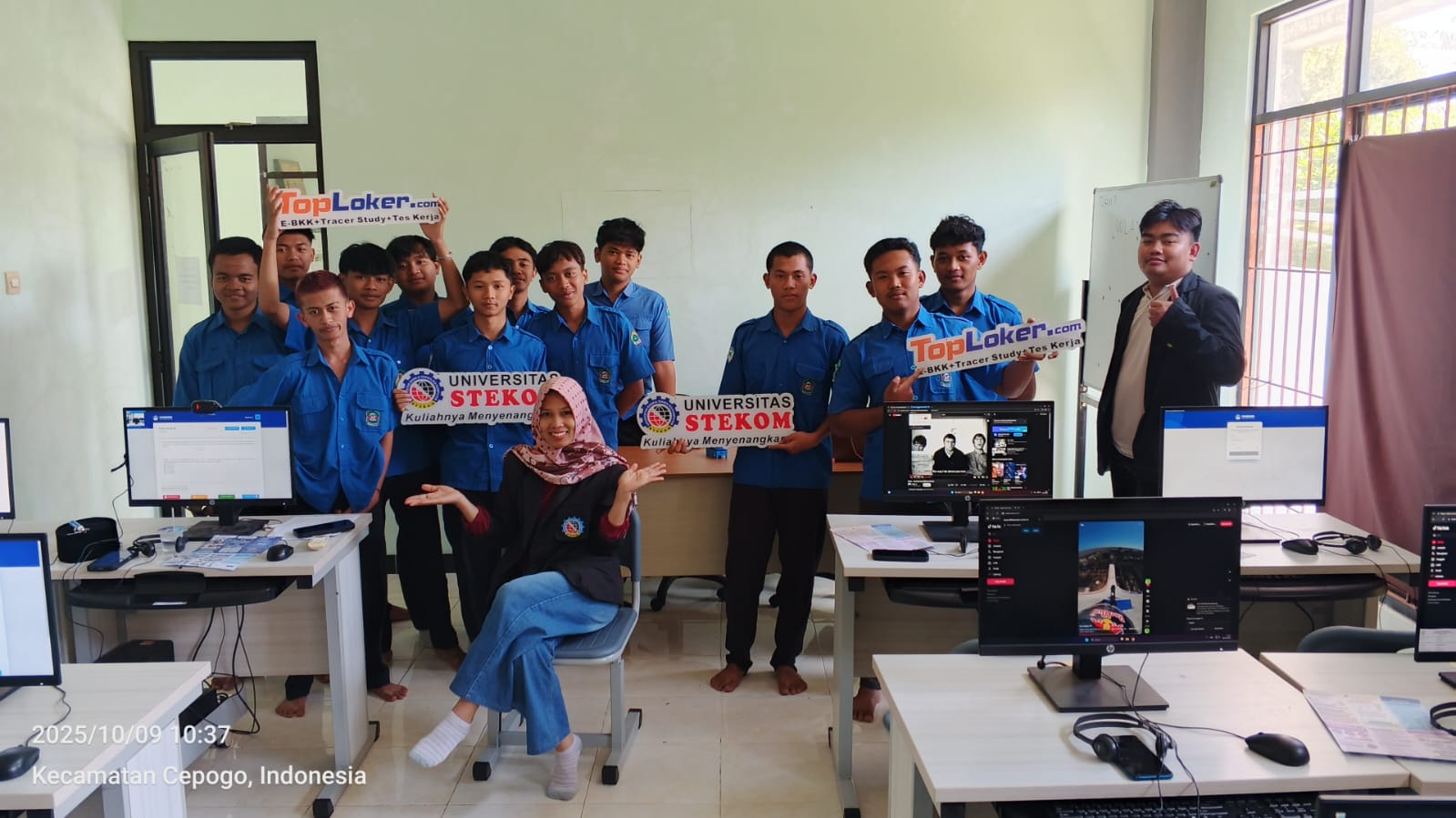 Universitas STEKOM dan TopLoker.com Gelar Sosialisasi PMB serta Program Duta di SMK Al Ihsan Doglo Boyolali