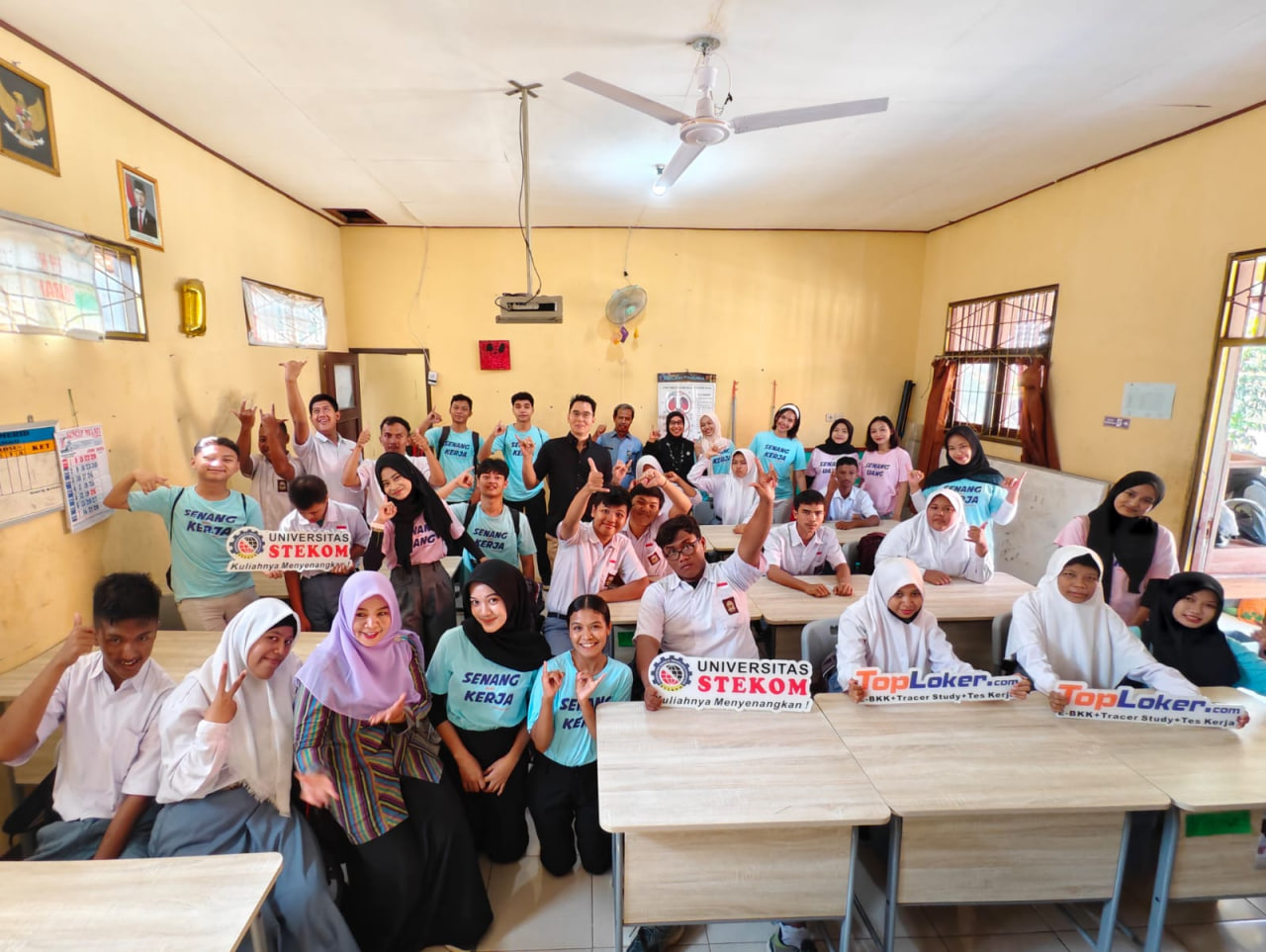 TopLoker.com dan Universitas STEKOM Dorong Potensi Siswa Berkebutuhan Khusus Lewat Seleksi di SLB Negeri Kendal