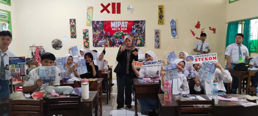 Kolaborasi Universitas STEKOM dan TopLoker.com di SMAN 9 Semarang Dorong Semangat Belajar dan Kesiapan Karier Siswa