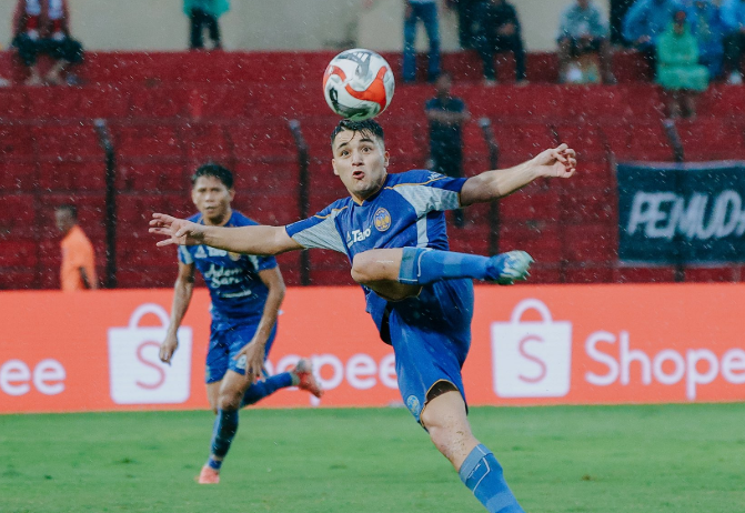 PSIM vs Persik Berakhir 2-1, Laskar Mataram Menang Dramatis di Tengah Dua Kartu Merah