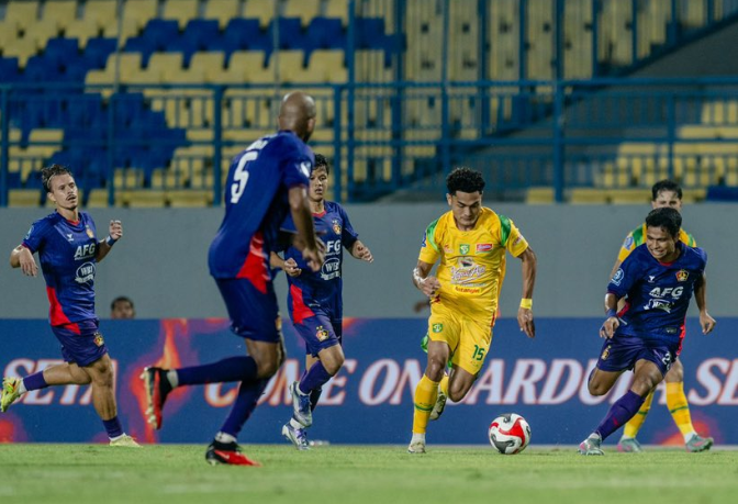 Persik Kediri vs Persebaya Surabaya Berakhir Imbang 1-1 di Derbi Jatim