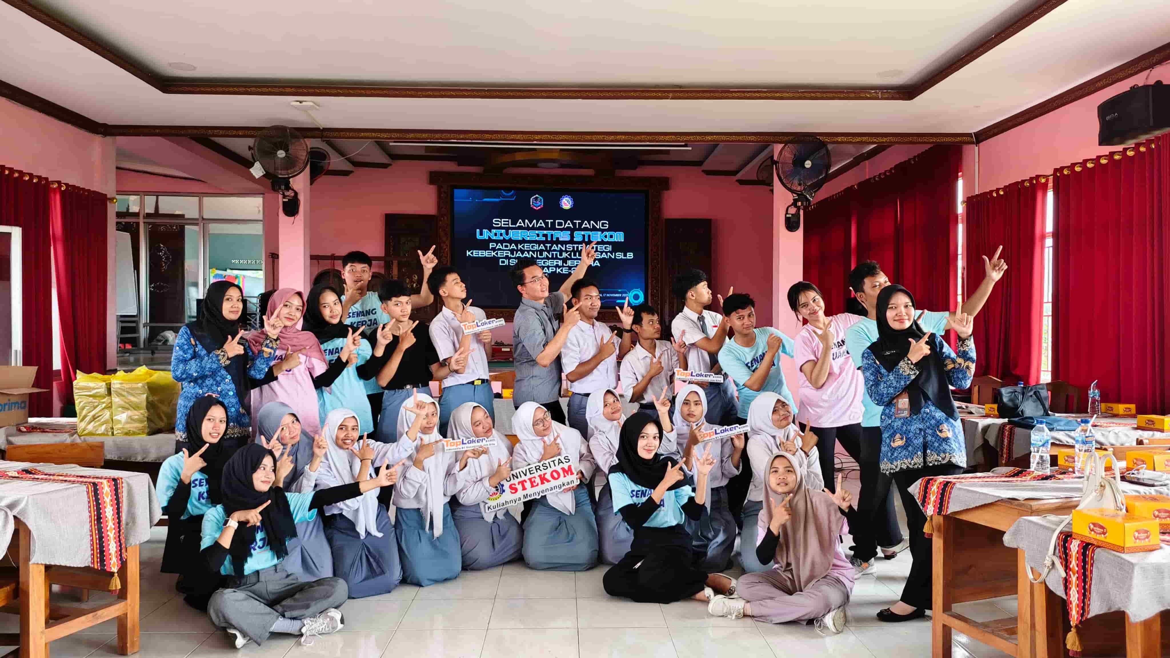 Universitas Stekom Lakukan Pendekatan Humanis kepada Siswa Disabilitas SLB Negeri Jepara