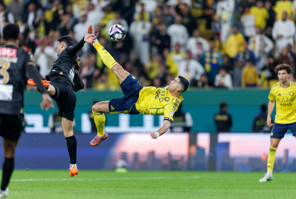 Al Nassr Bungkam Al Khaleej 4-1, Ronaldo Persembahkan Gol Akrobatik Memukau