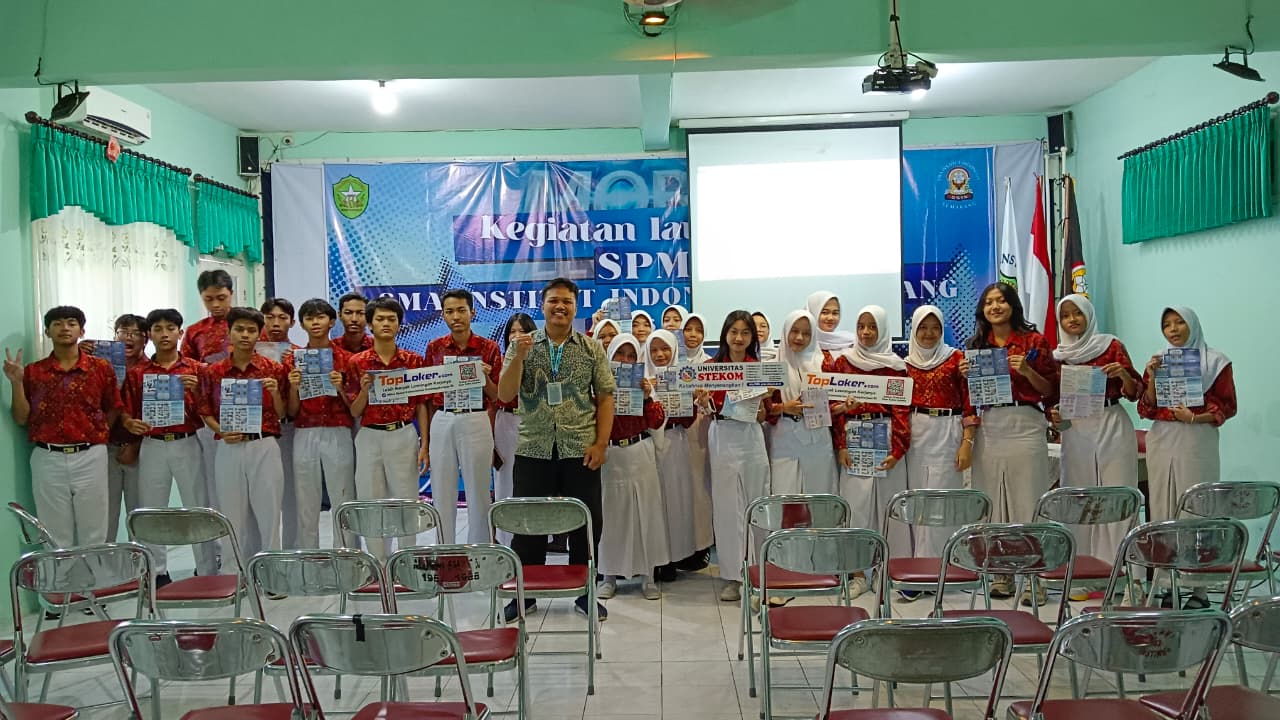 Sosialisasi Pendidikan Tinggi: Universitas STEKOM dan TopLoker.com Hadirkan PMB, Program Duta, dan Silver Ticket di SMAN 1 Institut Indonesia