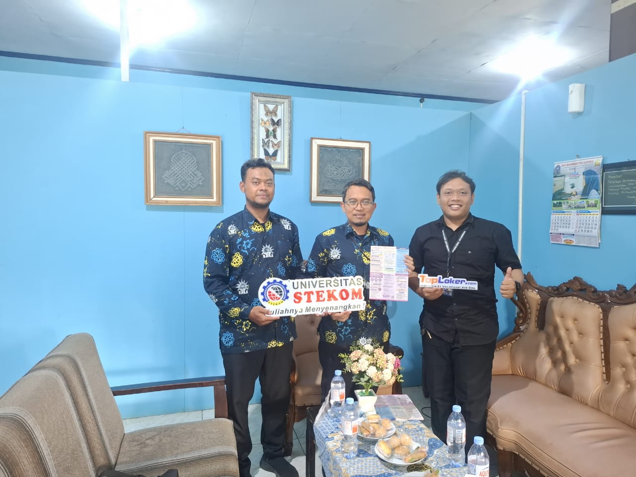 Sinergi Pendidikan: Universitas STEKOM dan TopLoker.com Gelar Kunjungan Persahabatan ke SMK Muhammadiyah 4 Sukorejo