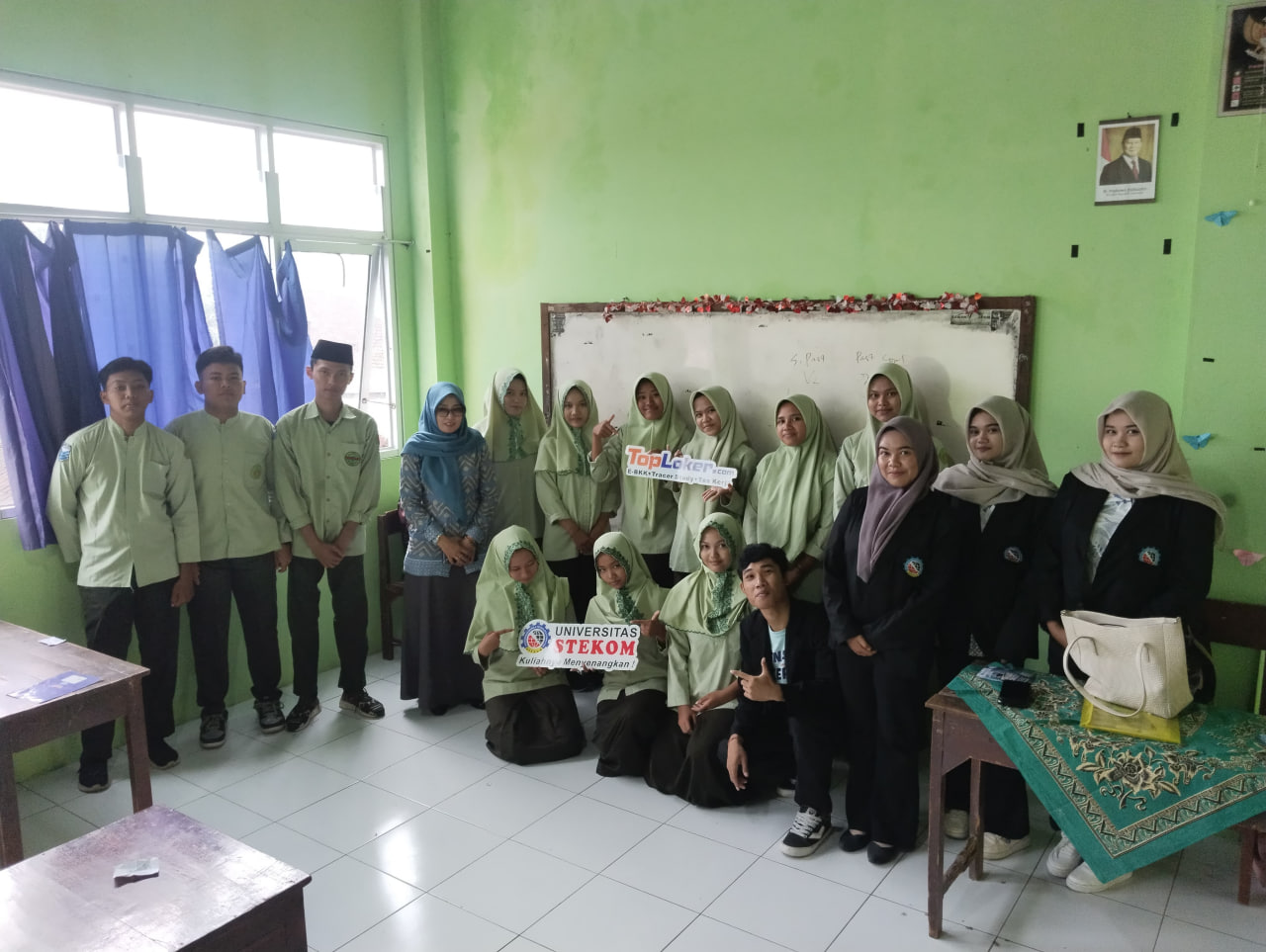 Sosialisasi PMB: Universitas STEKOM & TopLoker.com Hadirkan Wawasan Kuliah di MA Hidayatussyubban Semarang