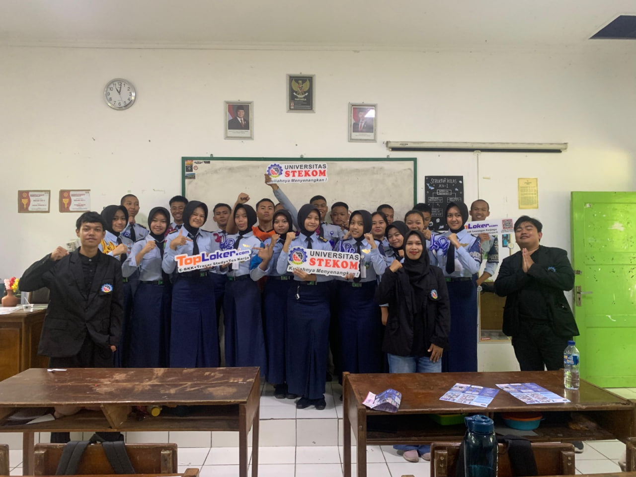 TopLoker.com Bersama Universitas STEKOM Sosialisasikan Pendidikan dan Karier di SMA Kartika III-1 Banyubiru