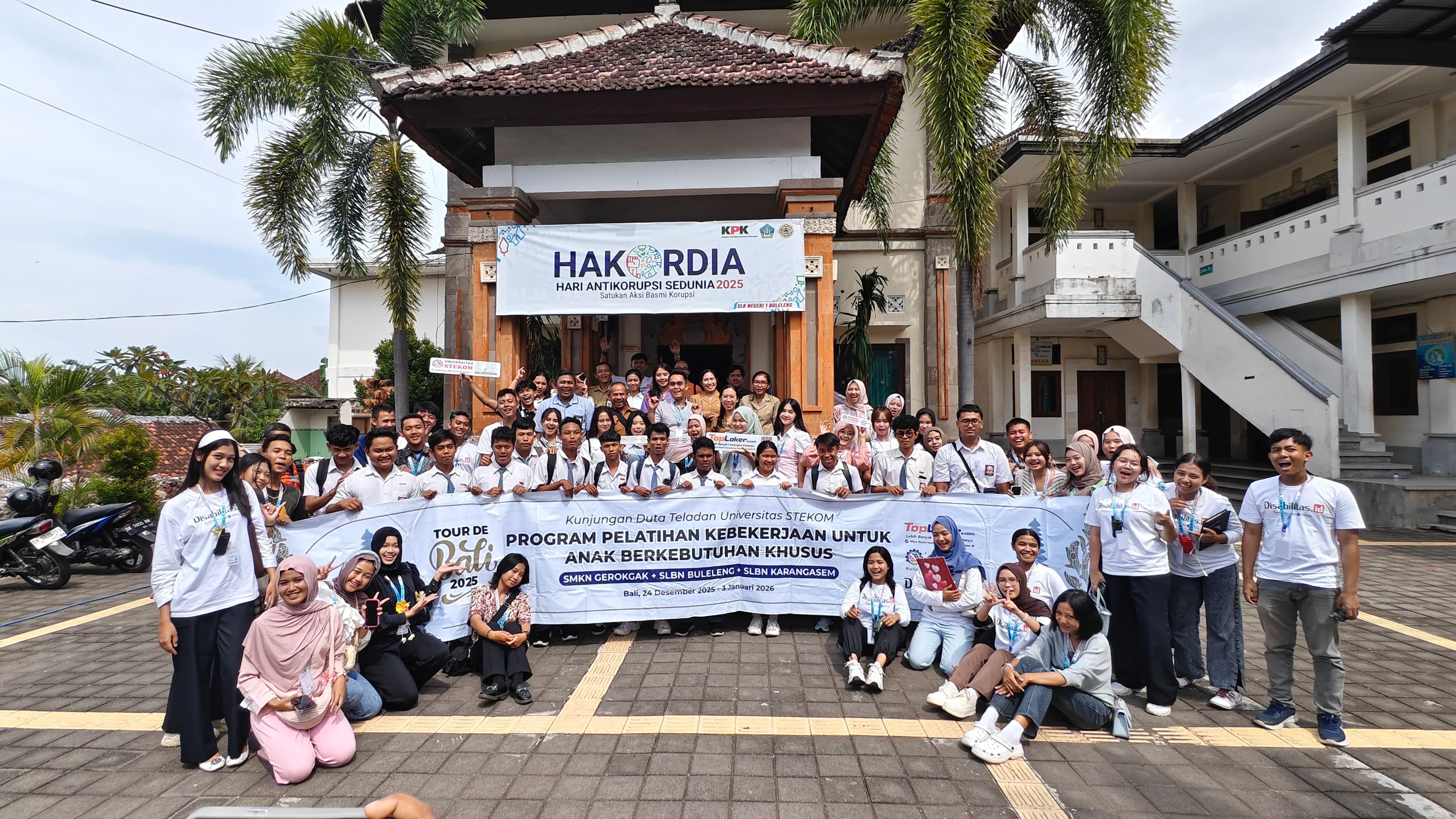 Perkuat Pendampingan dan Kesiapan Kerja, Toploker.com Bersama Universitas STEKOM Jalankan Program Kakak–Adik Asuh di SLB Negeri 1 Buleleng dan SLB Negeri 2 Buleleng