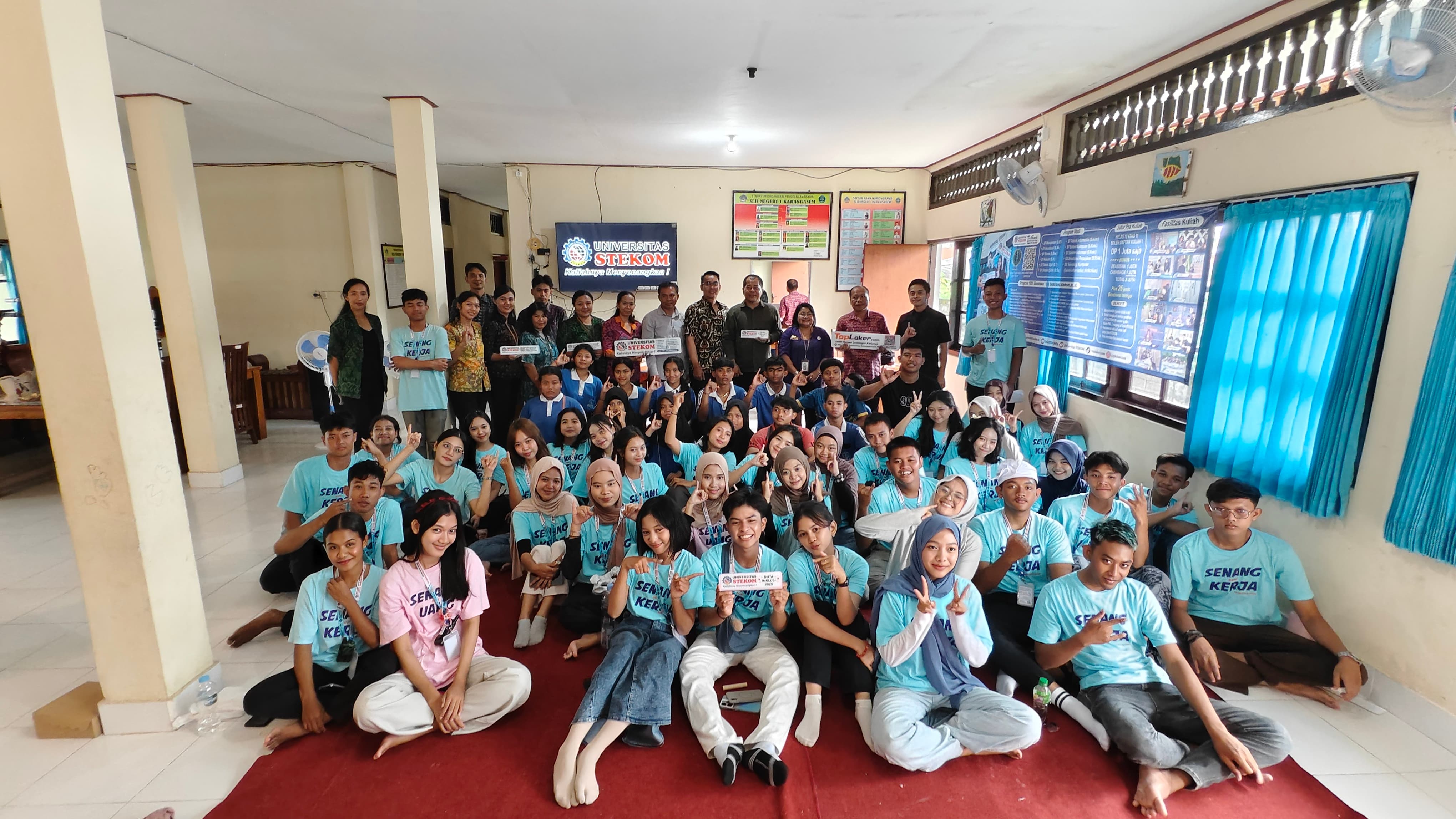Toploker.com dan Universitas STEKOM Hadirkan Pendekatan Kakak Asuh untuk Perkuat Program Inklusi di SLB Negeri 1 Karangasem