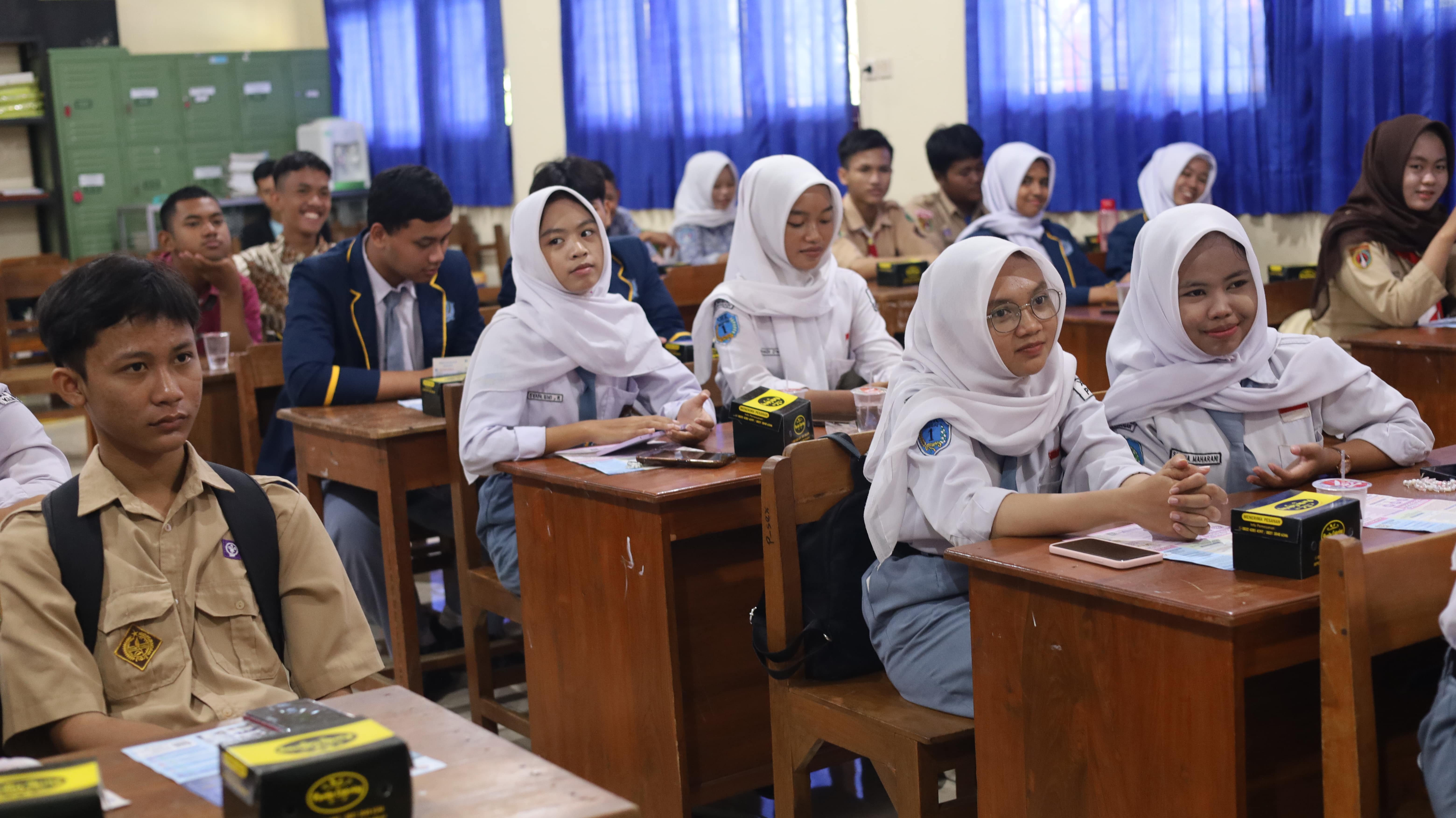 Beasiswa Kuliah Universitas STEKOM untuk SMA Negeri 1 Godong Kabupaten Grobogan