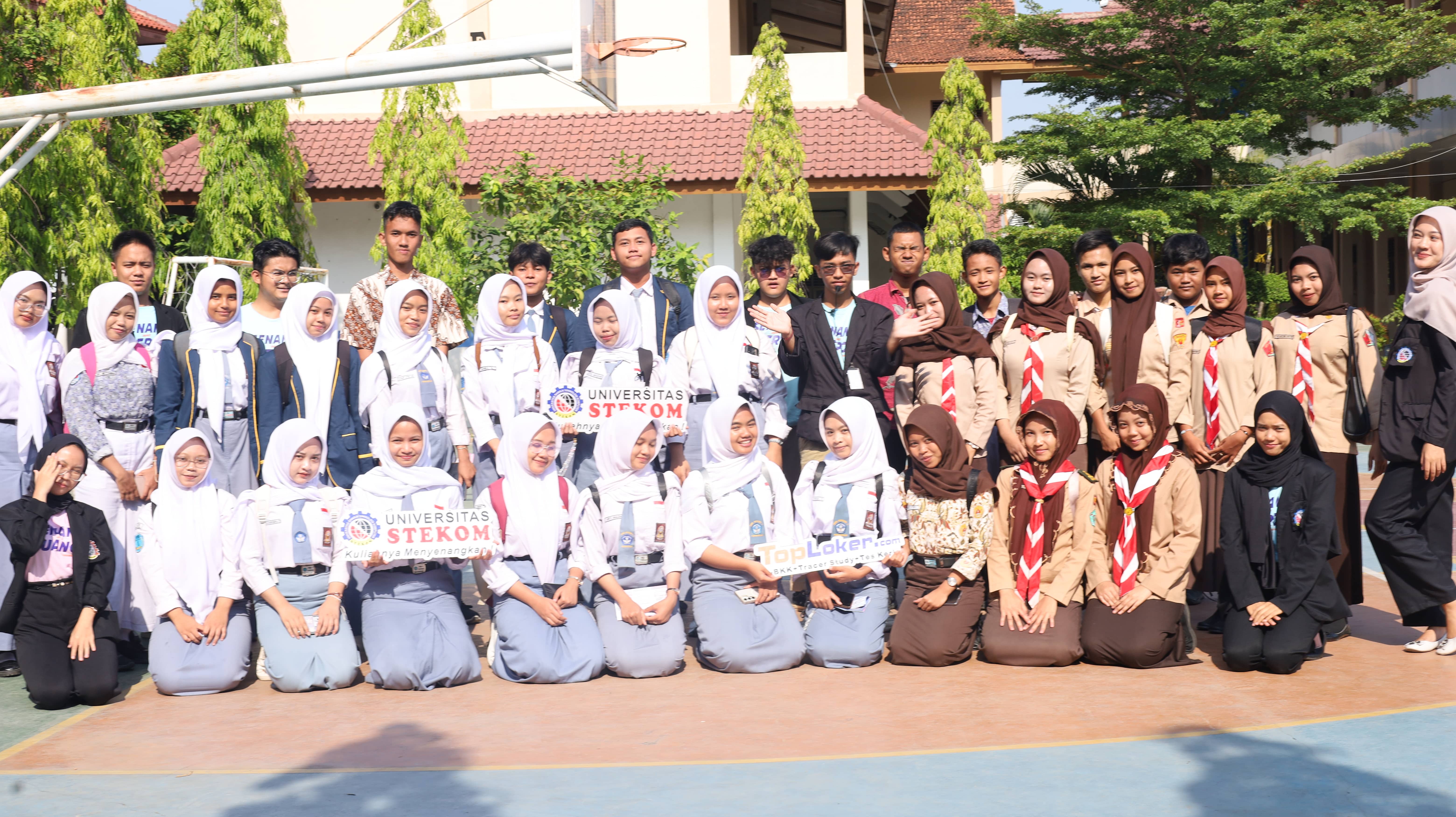 Beasiswa Kuliah Universitas STEKOM untuk SMA Al Islam Wirosari Kabupaten Grobogan