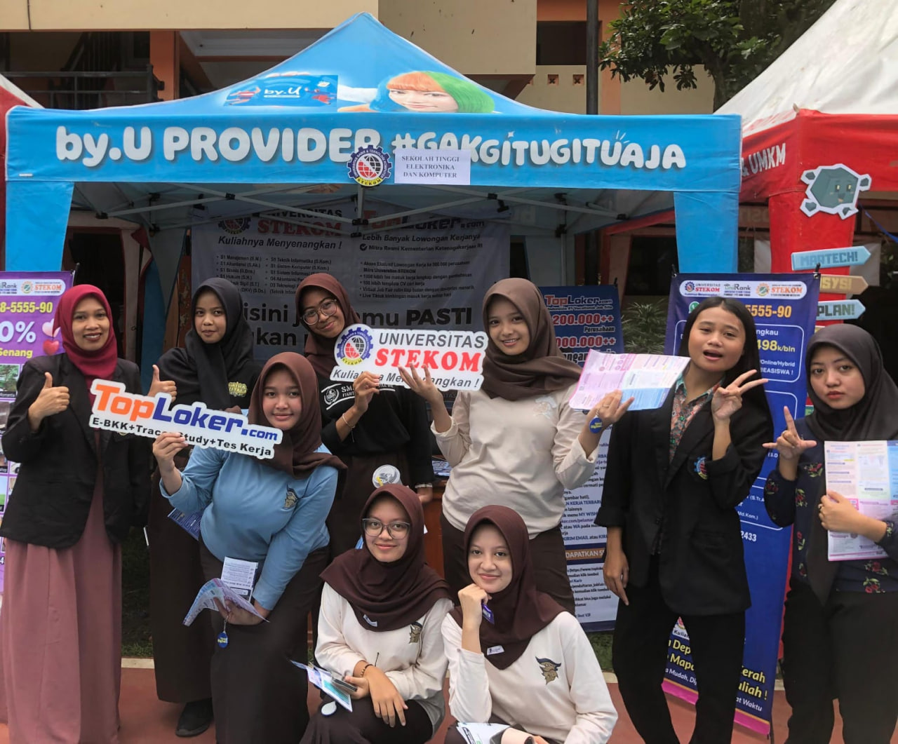 TopLoker.com Dampingi Universitas STEKOM Sruwen dalam Edu Expo SMAN 1 Boyolali