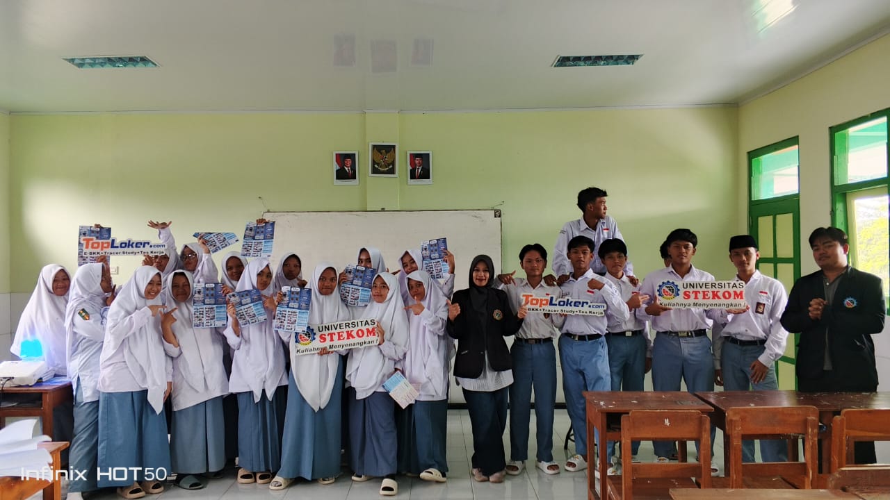 Sosialisasi PMB Universitas STEKOM di SMA Muhammadiyah PK Sambi Bersama TopLoker.com dan Duta Teladan
