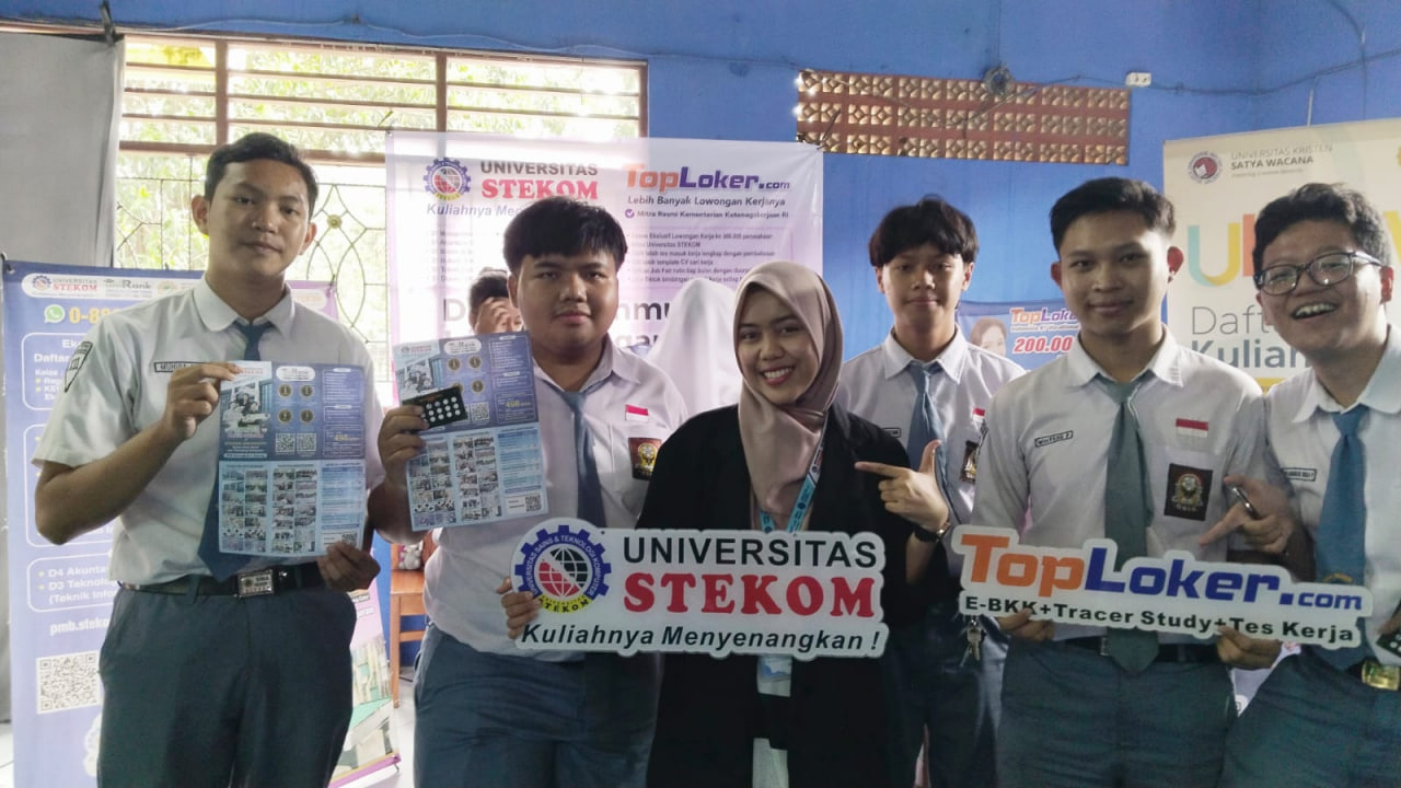 Toploker.com Sukses Gelar Edu Expo di SMAN 1 Bergas, Bantu Siswa Kenal Dunia Kerja Sejak Dini