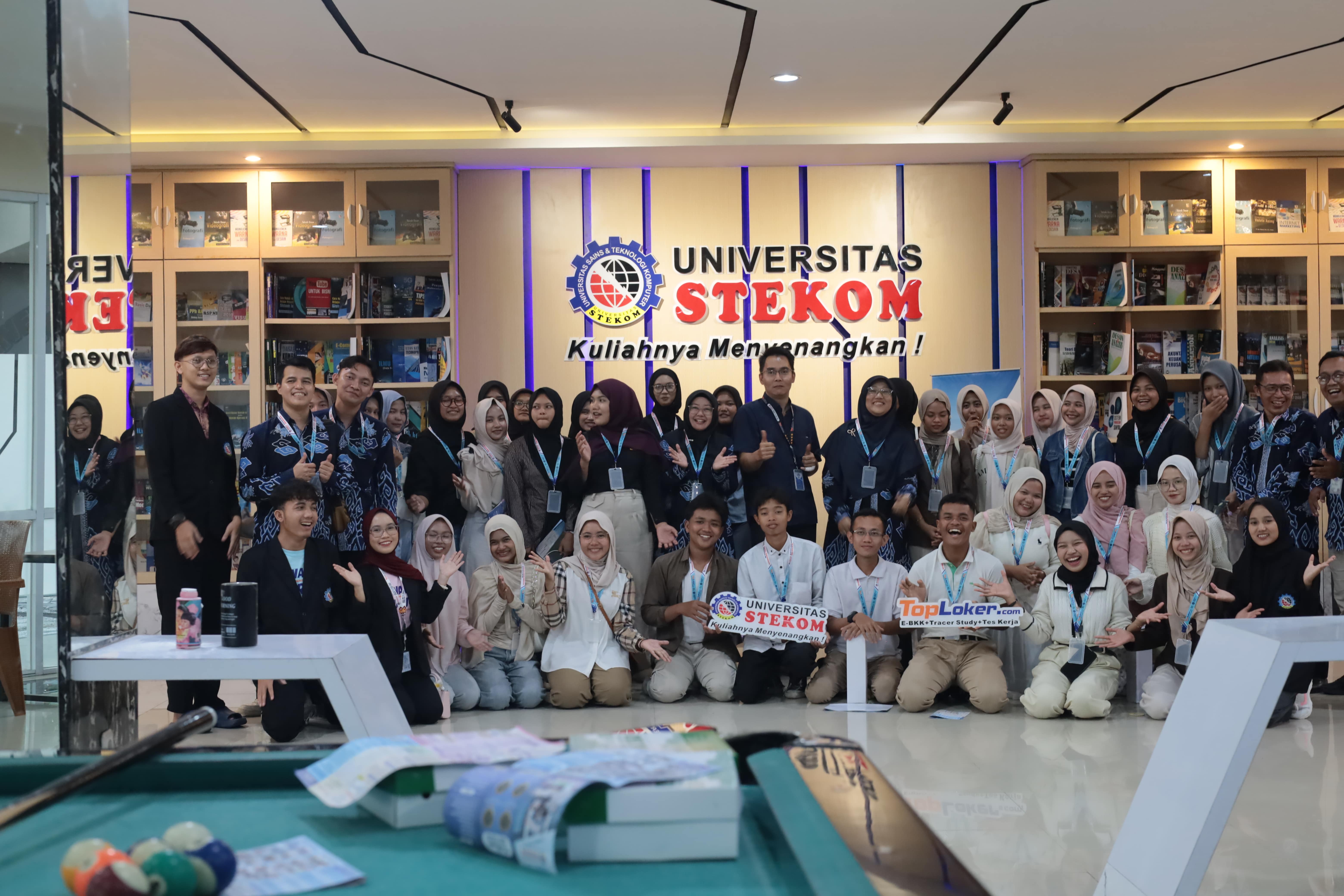 Beasiswa Kuliah Universitas STEKOM untuk SMKN 1 Leuwimunding Kabupaten Majalengka