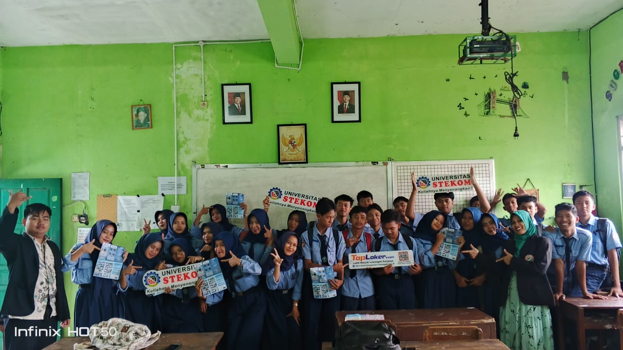 Toploker.com Dampingi Sosialisasi PMB Universitas STEKOM di SMK Karya Nugraha Boyolali