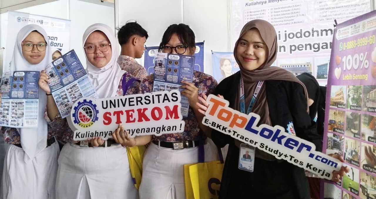 Toploker.com Dampingi Universitas STEKOM di Expo Pendidikan SMAN 12 Semarang